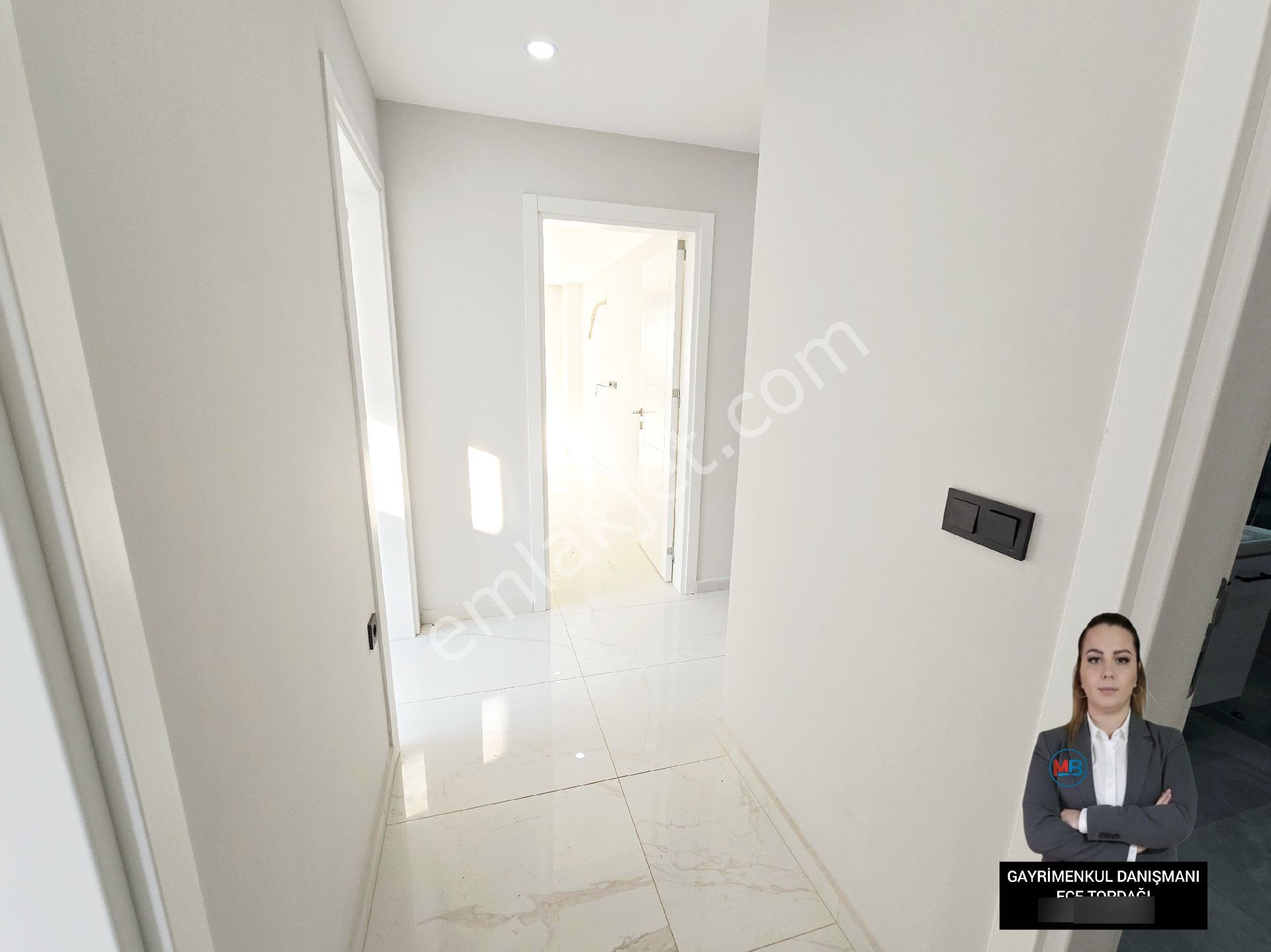 Didim'de Satılık 2+1 Ortakat Havuzlu Sitede Ön Cephe Asansörlü Daire! - Görsel 11