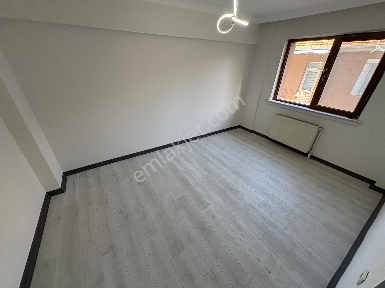 Sym'den Akşemsettin Mah. Lüks Yapılı 4+1 Teras Çift Banyolu Geniş - Görsel 13
