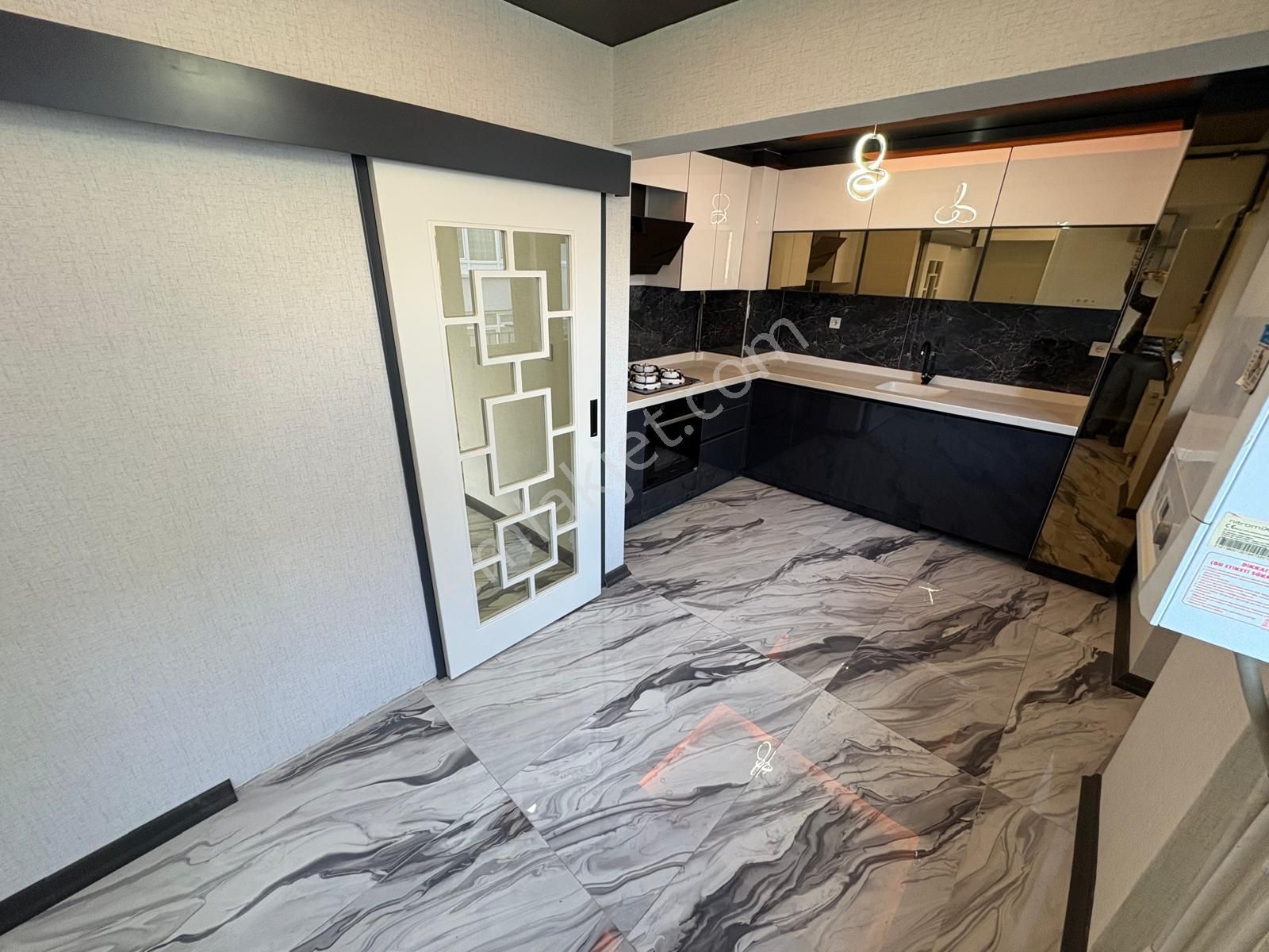 Sym'den Akşemsettin Mah. Lüks Yapılı 4+1 Teras Çift Banyolu Geniş