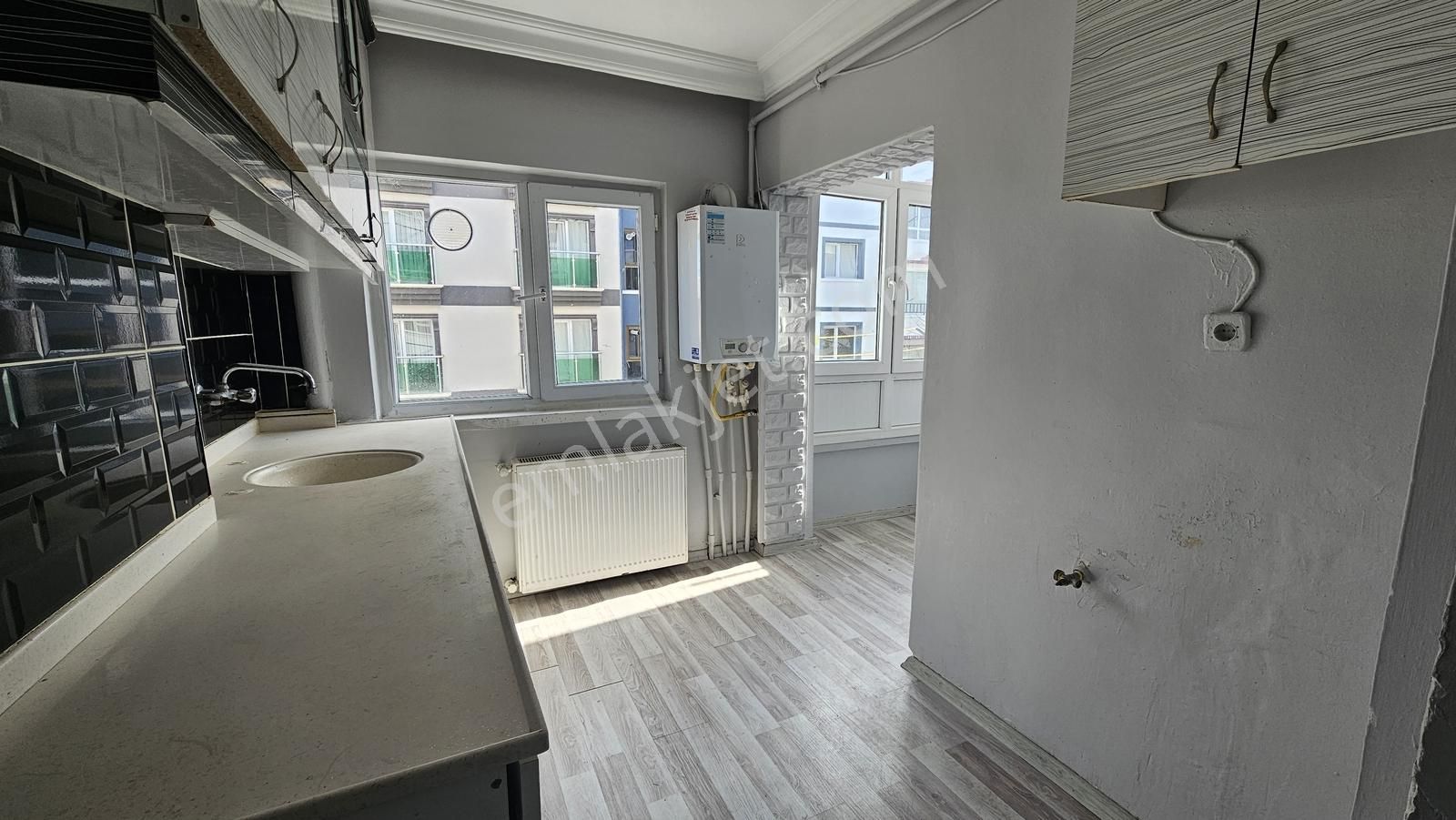 Etimesgut Süvari'de 75m2 Kat Konumlu 2+1 Y.giriş Satılık Daire - Görsel 3