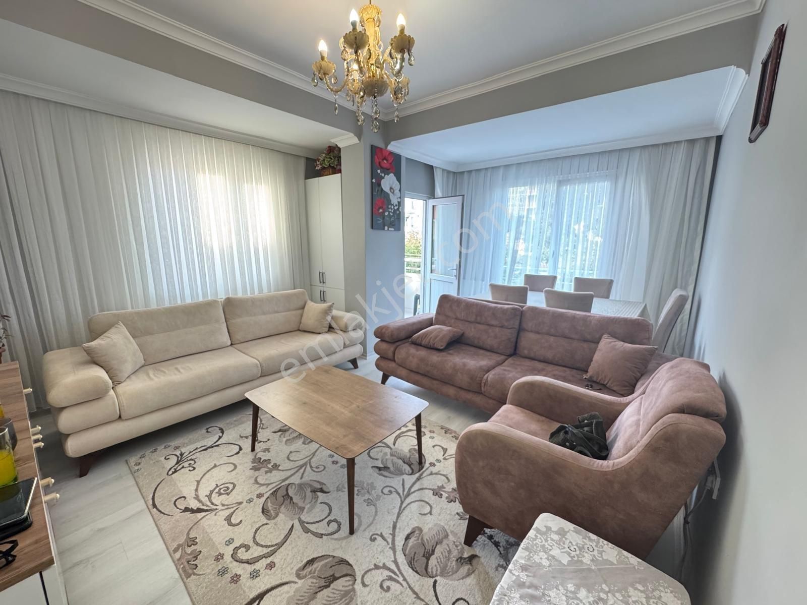 Çekmeköy Merkez Mahallesinde Orman Manzaralı 2+1 Satılık Daire
