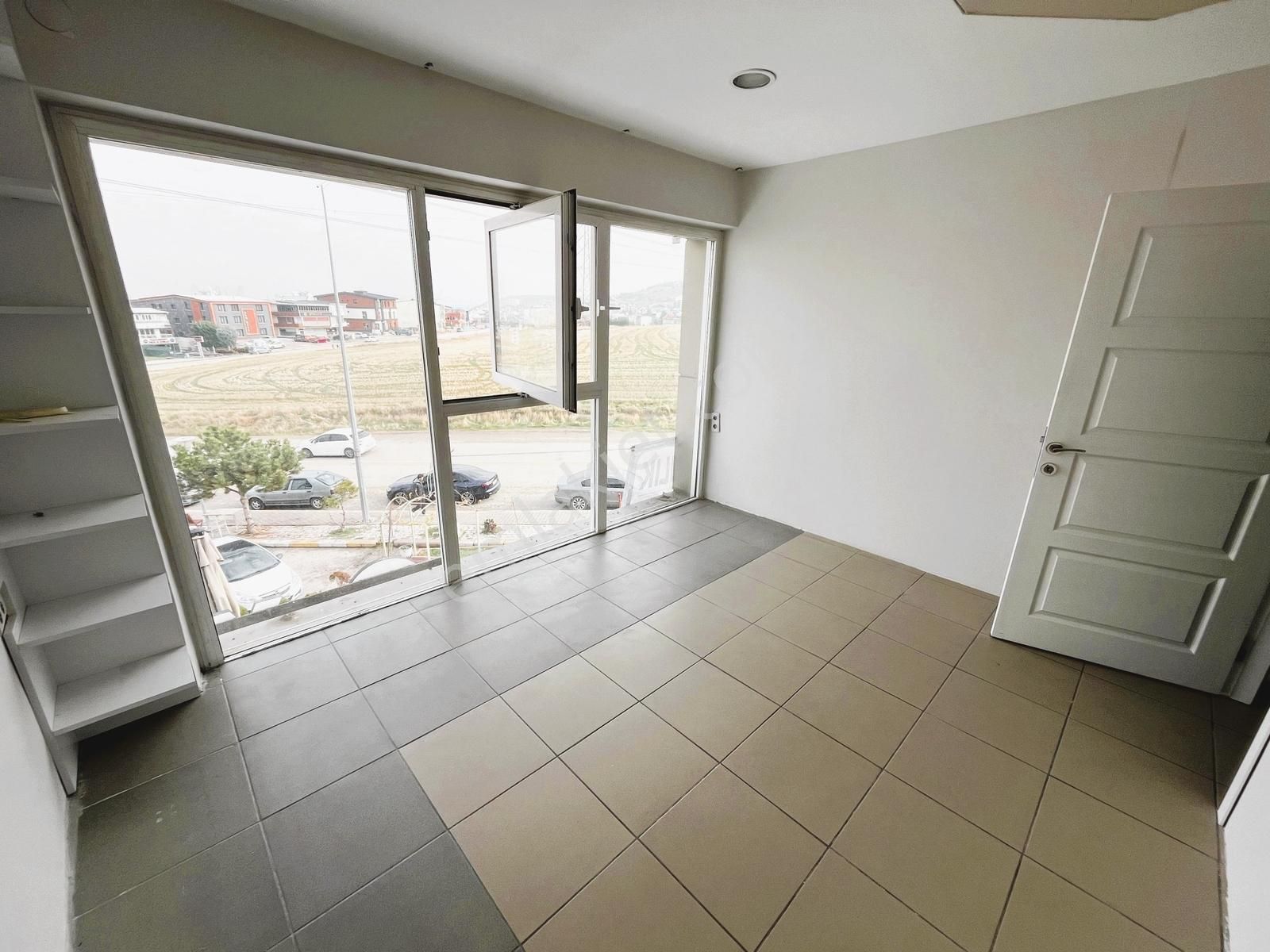 Yaşamkent'te Cadde Cepheli Süper Konumda 100 M2 Satılık İşyeri. - Görsel 8