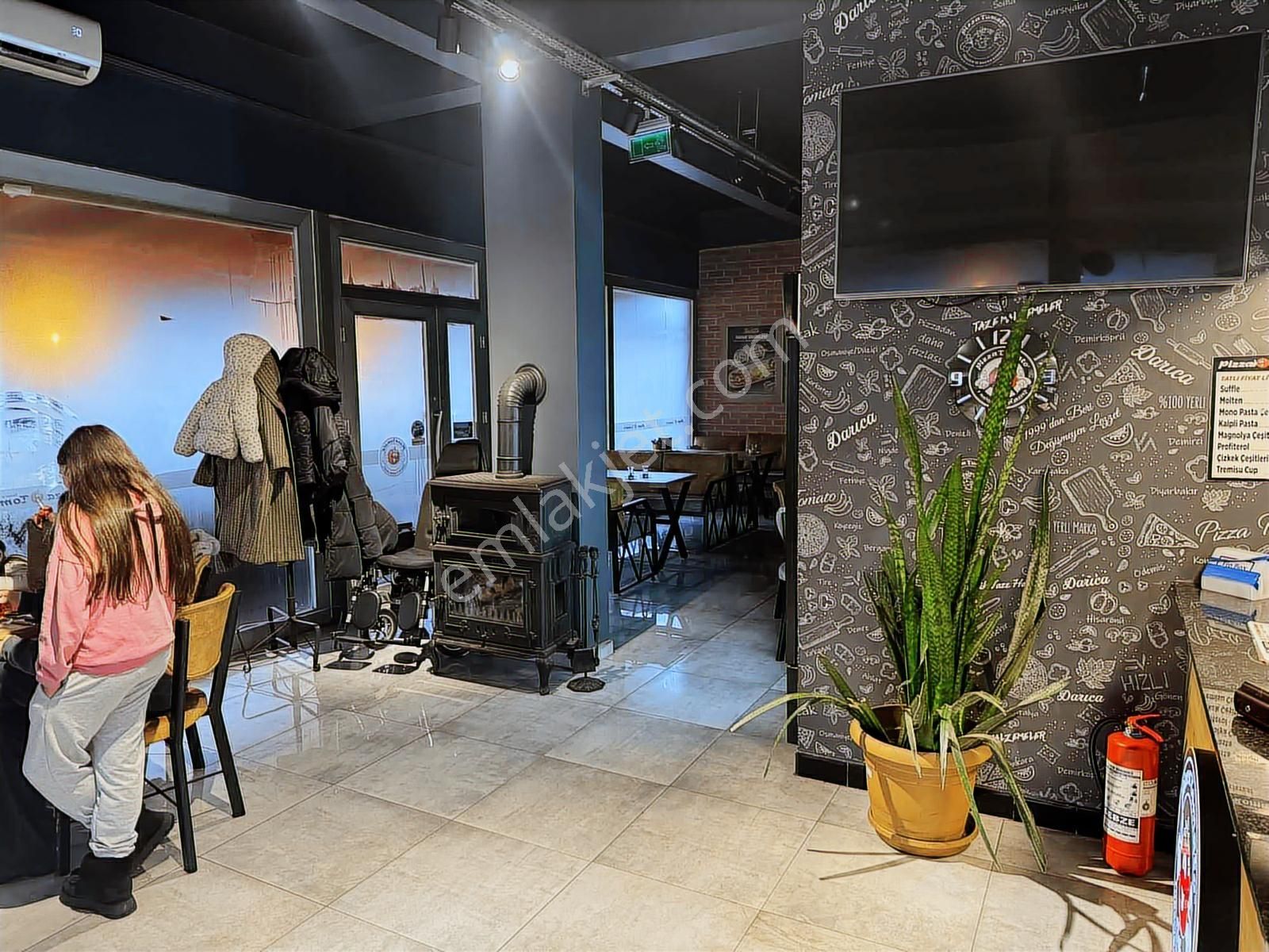 Anacadde Üzeri Devren Kiralık Pizzacı - Görsel 26