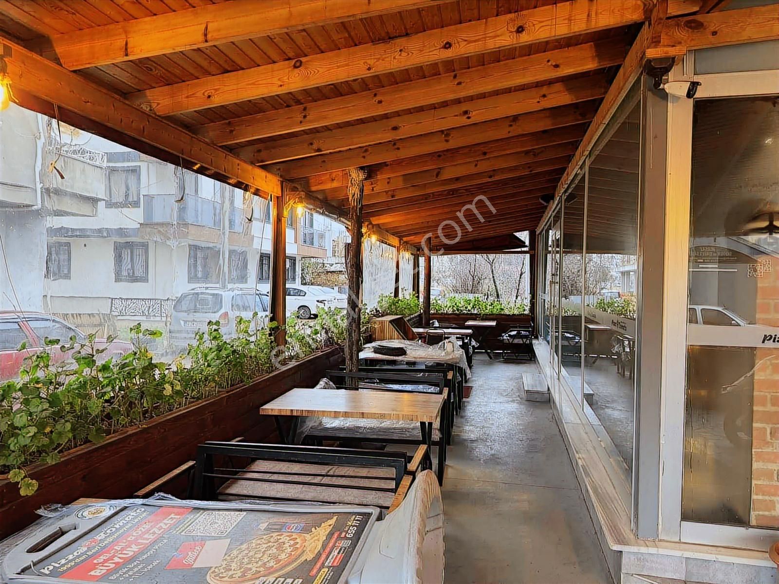 Anacadde Üzeri Devren Kiralık Pizzacı - Görsel 5