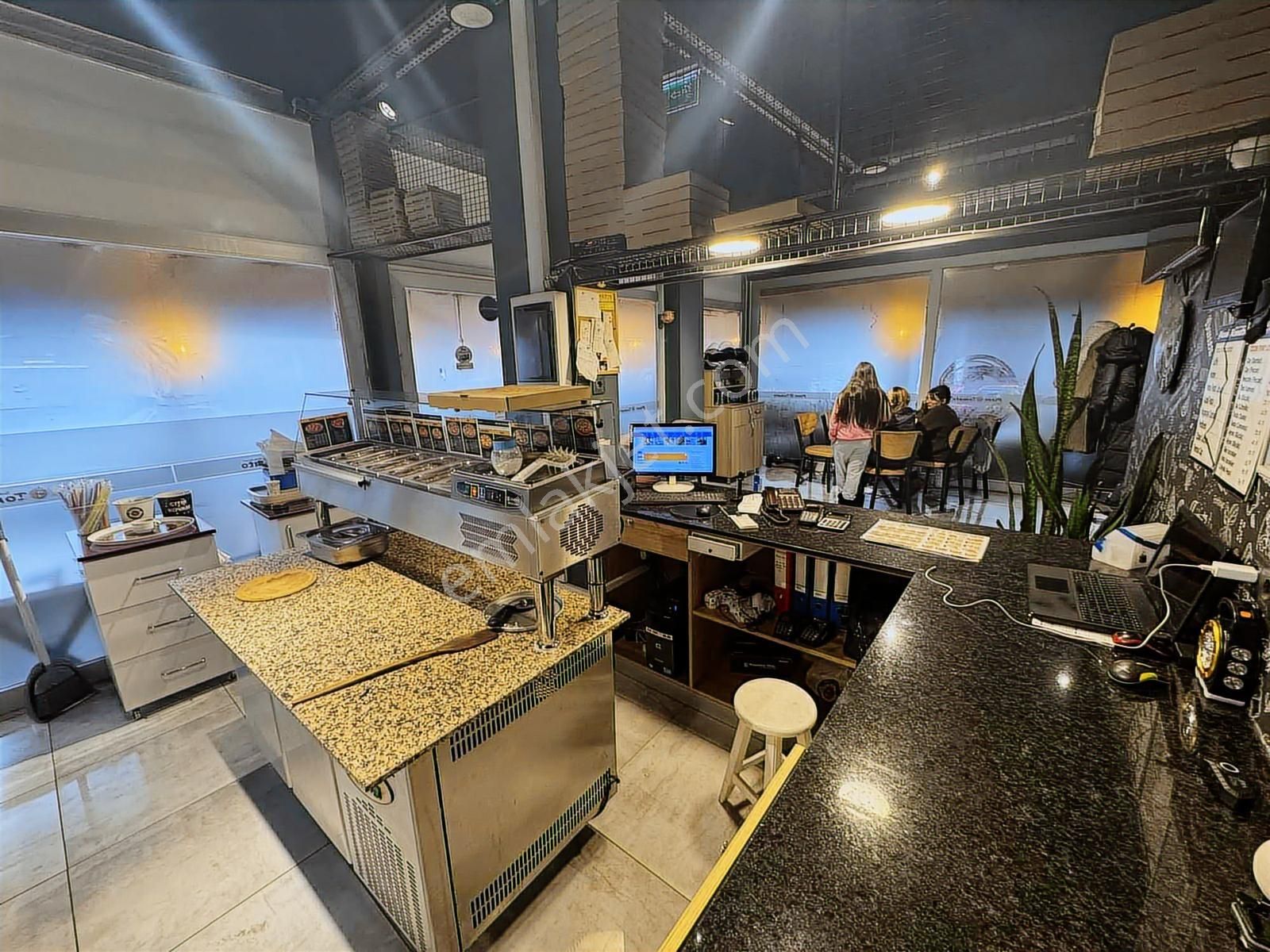 Anacadde Üzeri Devren Kiralık Pizzacı - Görsel 15