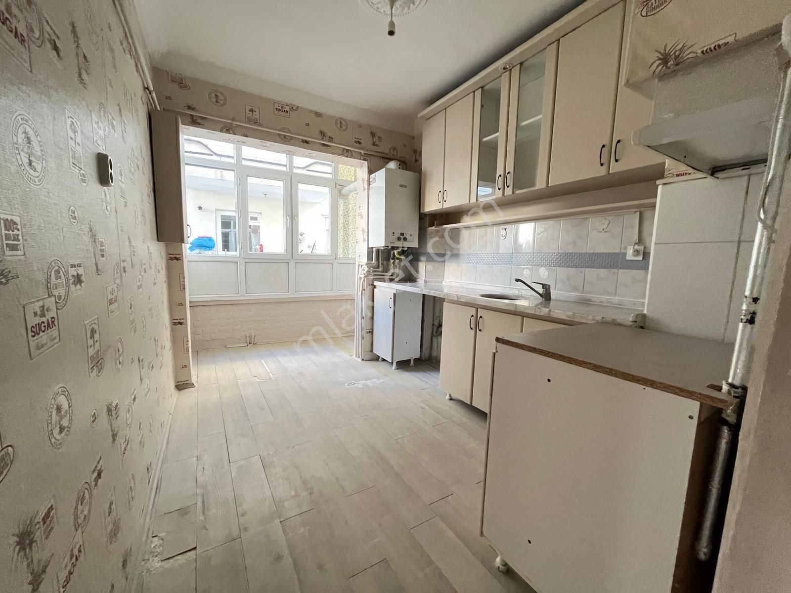 Mç Emlak'tan Mareşal Çakmak Mahallesin'de 3+1 Satılık Daire