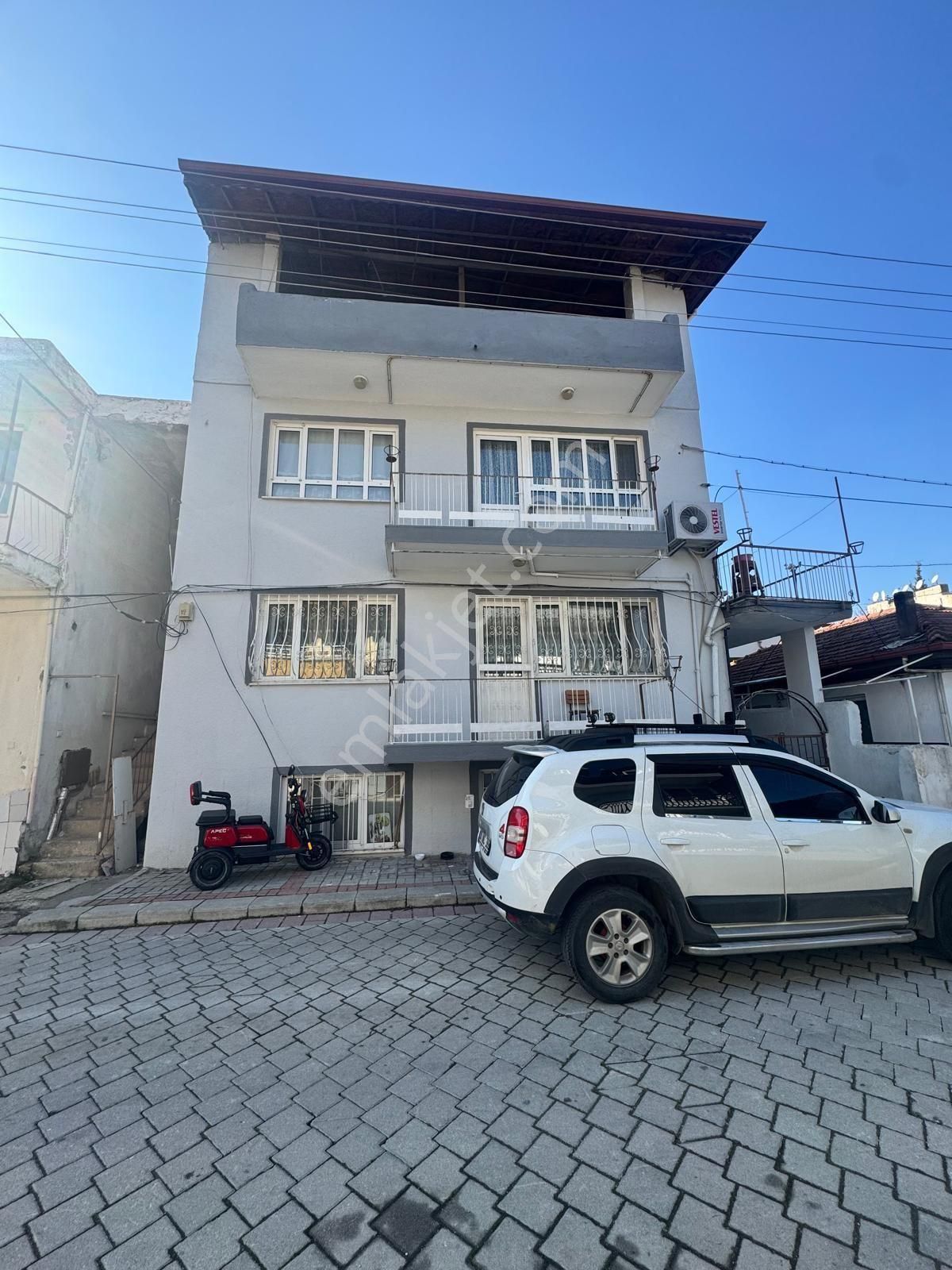 Satılık 3 Katlı Mustakil Bina Yeşilyurt Mevkisinde