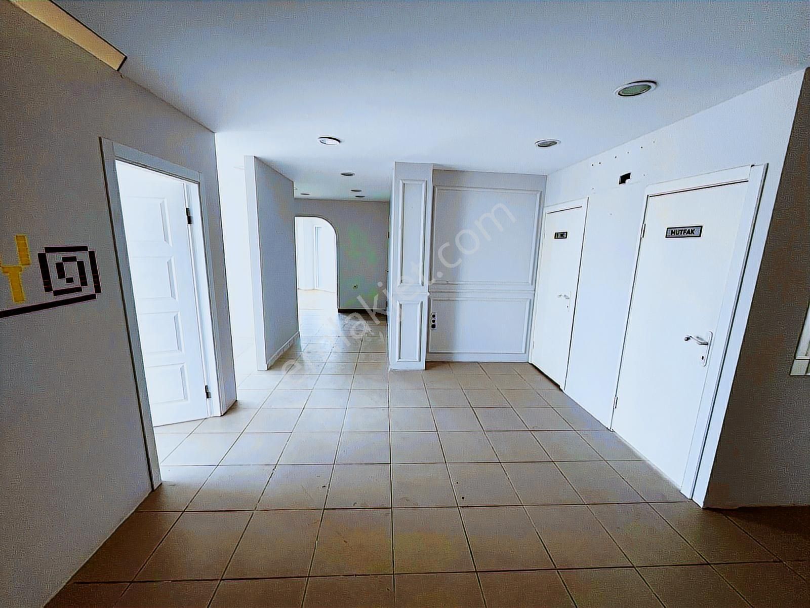 Yaşamkent'te Ana Cadde Cepheli 100 M2 Kiralık İşyeri.. - Görsel 11