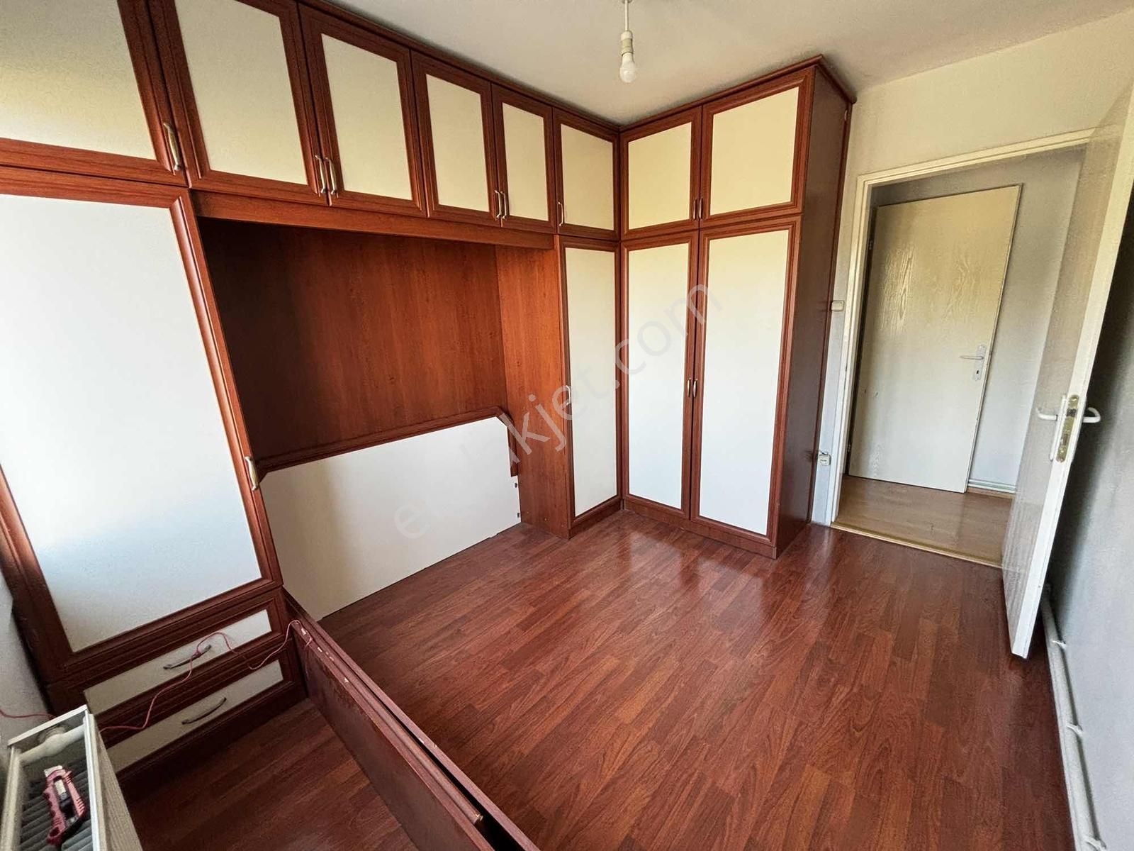 İzmir Çiğli Evka 5 Mah. Kiralık 3+1 Geniş Daire Cb-ph - Görsel 2