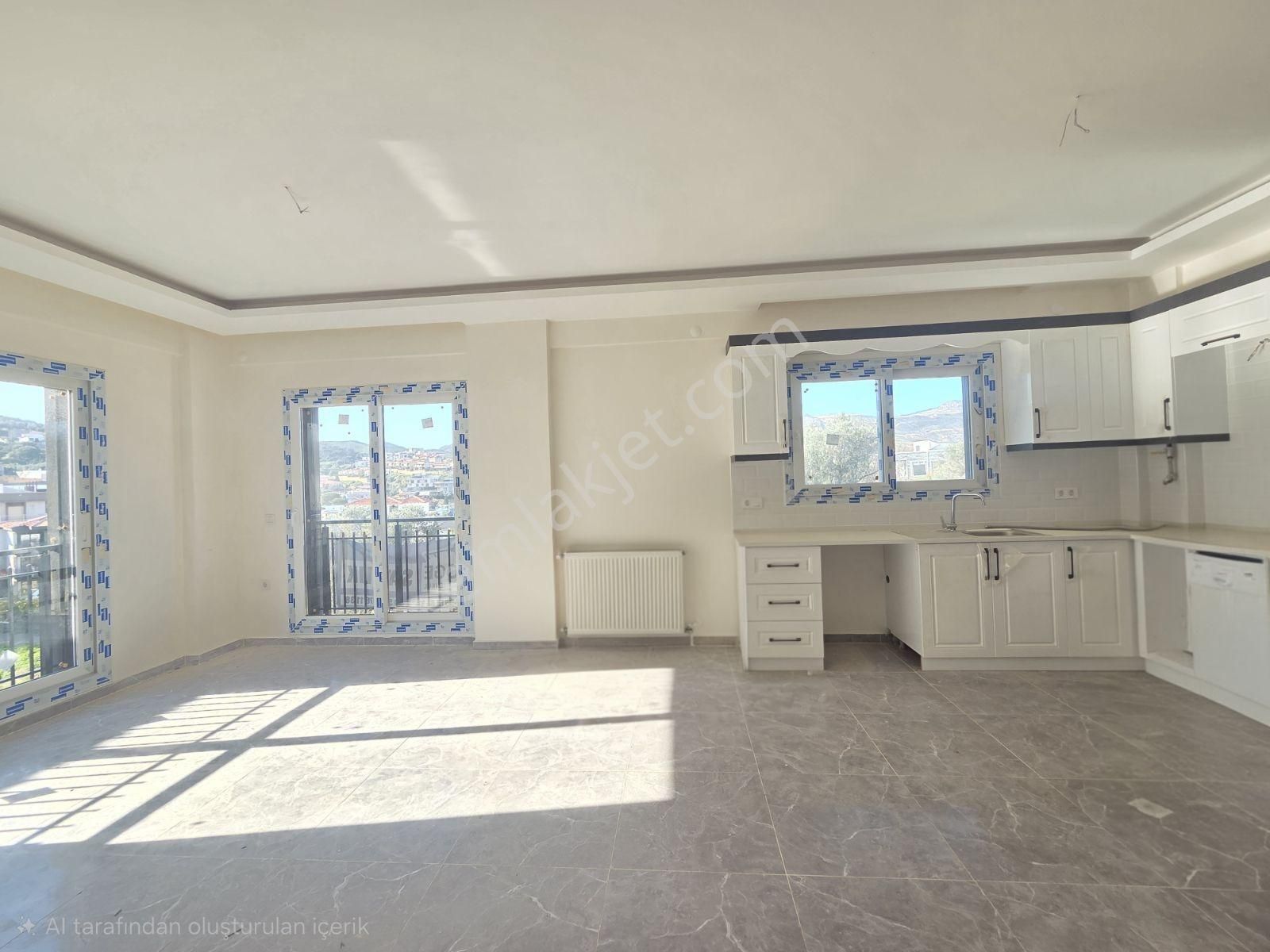 Yenifoça'da Ön Cephe Müstakil Bahçeli 4+1 Sıfır Tripleks Villa - Görsel 16