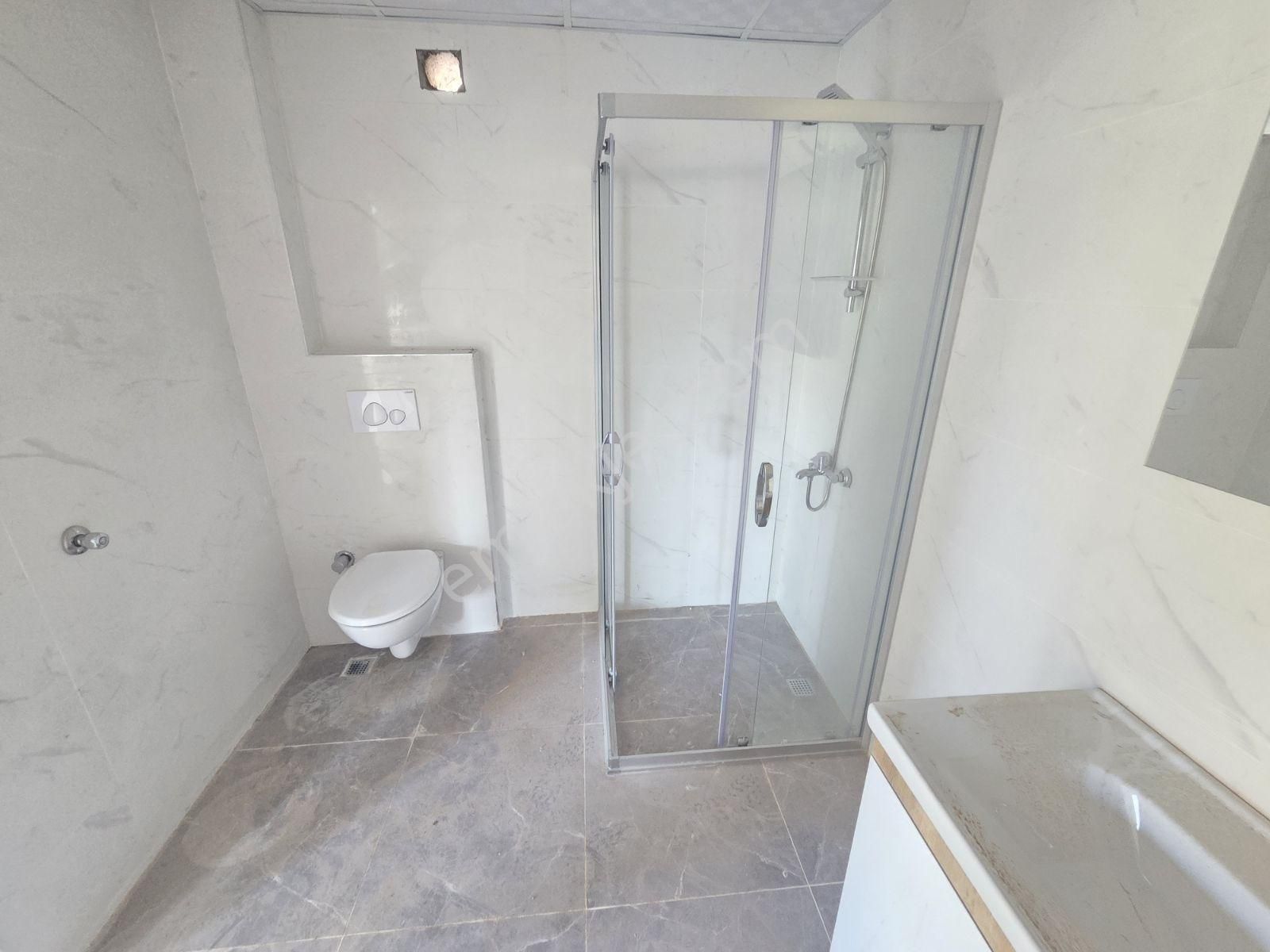 Yenifoça'da Ön Cephe Müstakil Bahçeli 4+1 Sıfır Tripleks Villa - Görsel 26