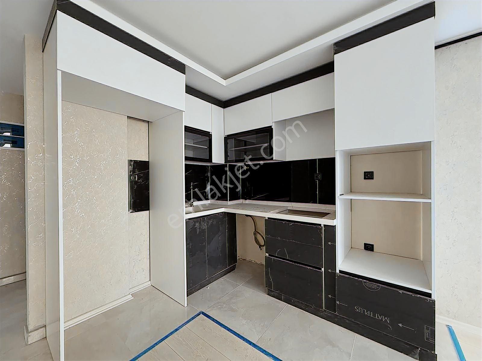 Sıfır Arakat Teras Balkonlu Geniş 2+1 Acil Satılık Fırsat Daire - Görsel 12