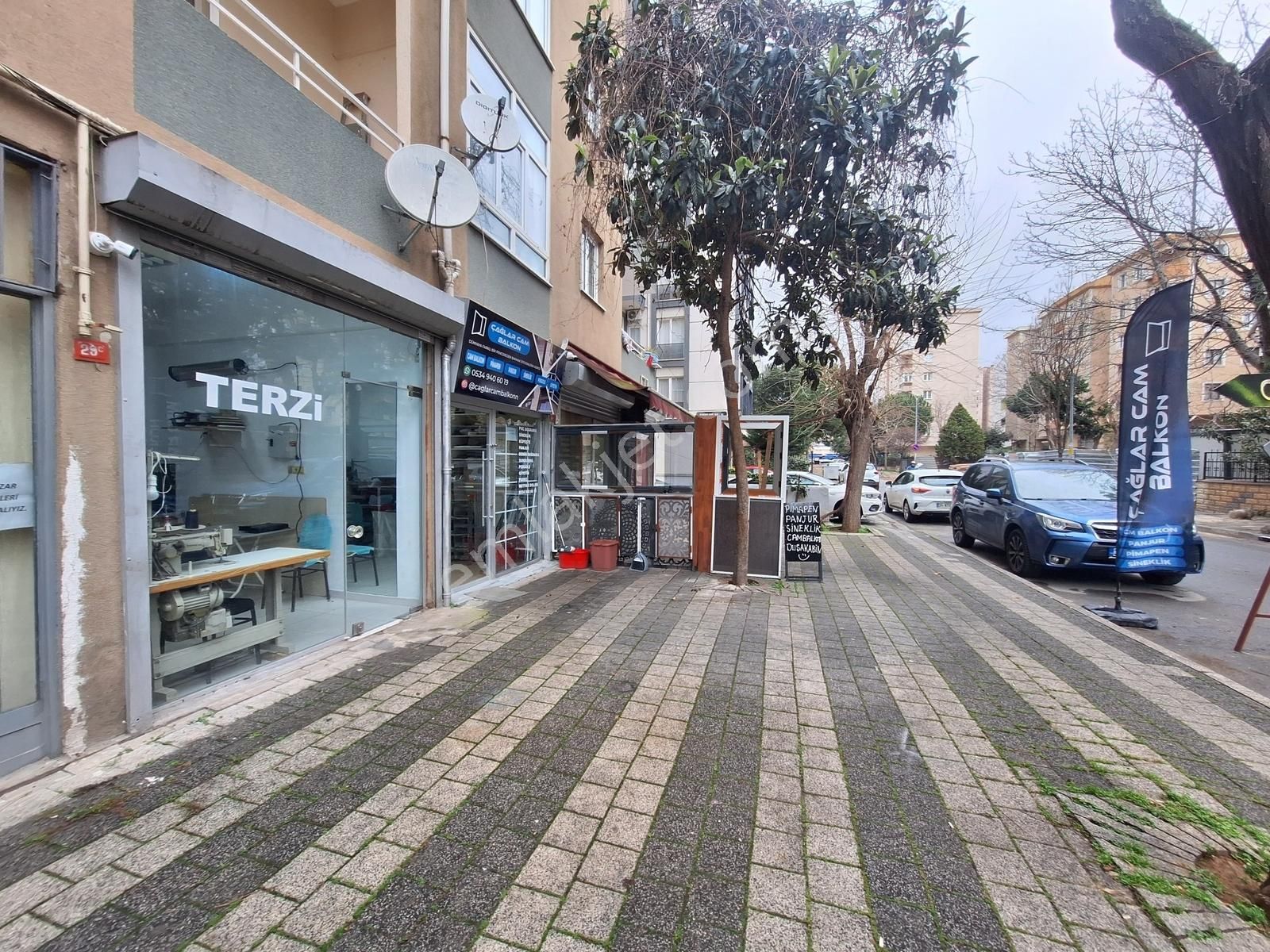 Ataşehir İçerenköy'de Wc'li Satılık Dükkan