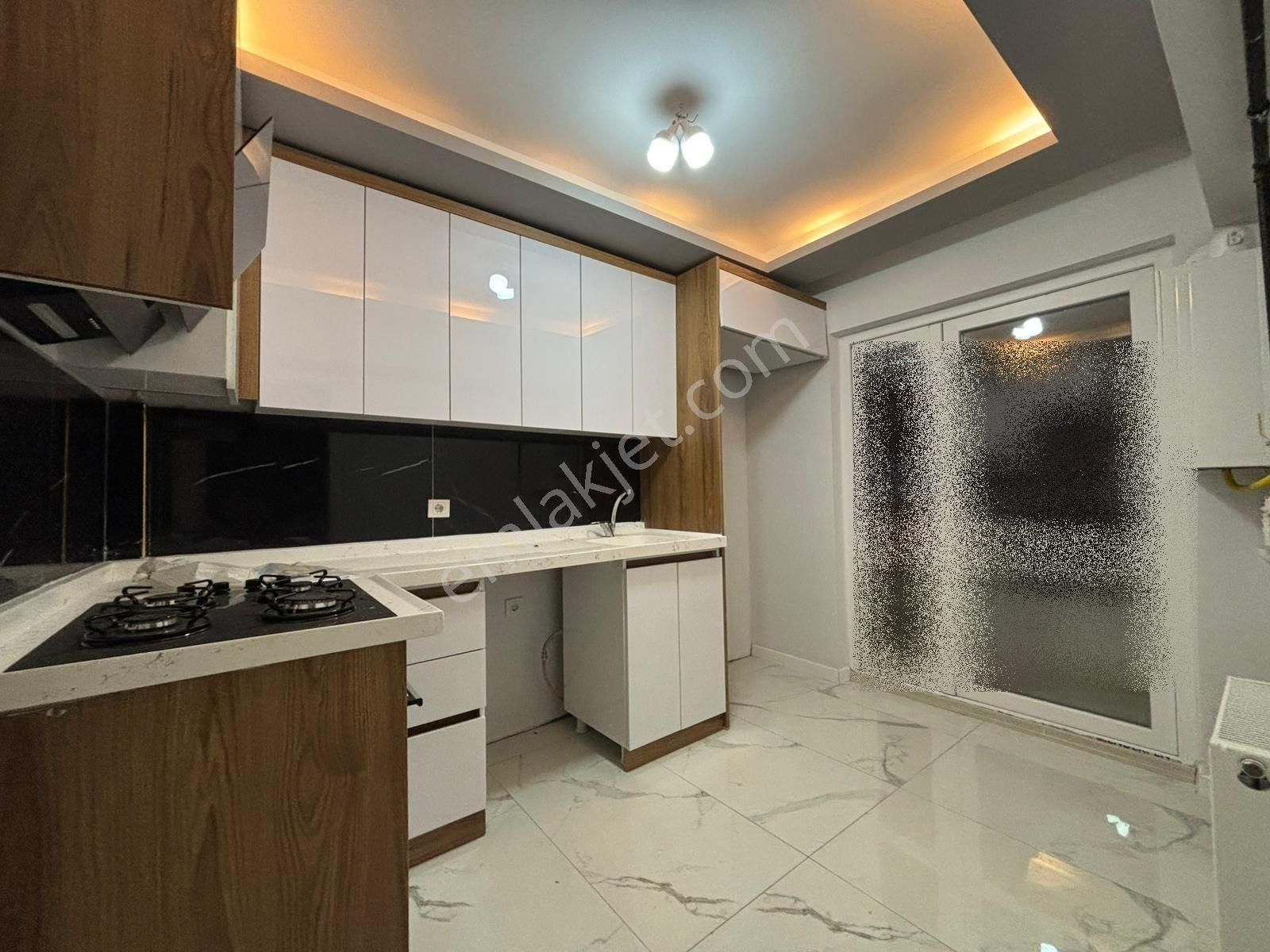 Kuruş Masrafsız Merkezi Konumda Acil Satılık 3+1 Fırsat Dairesi