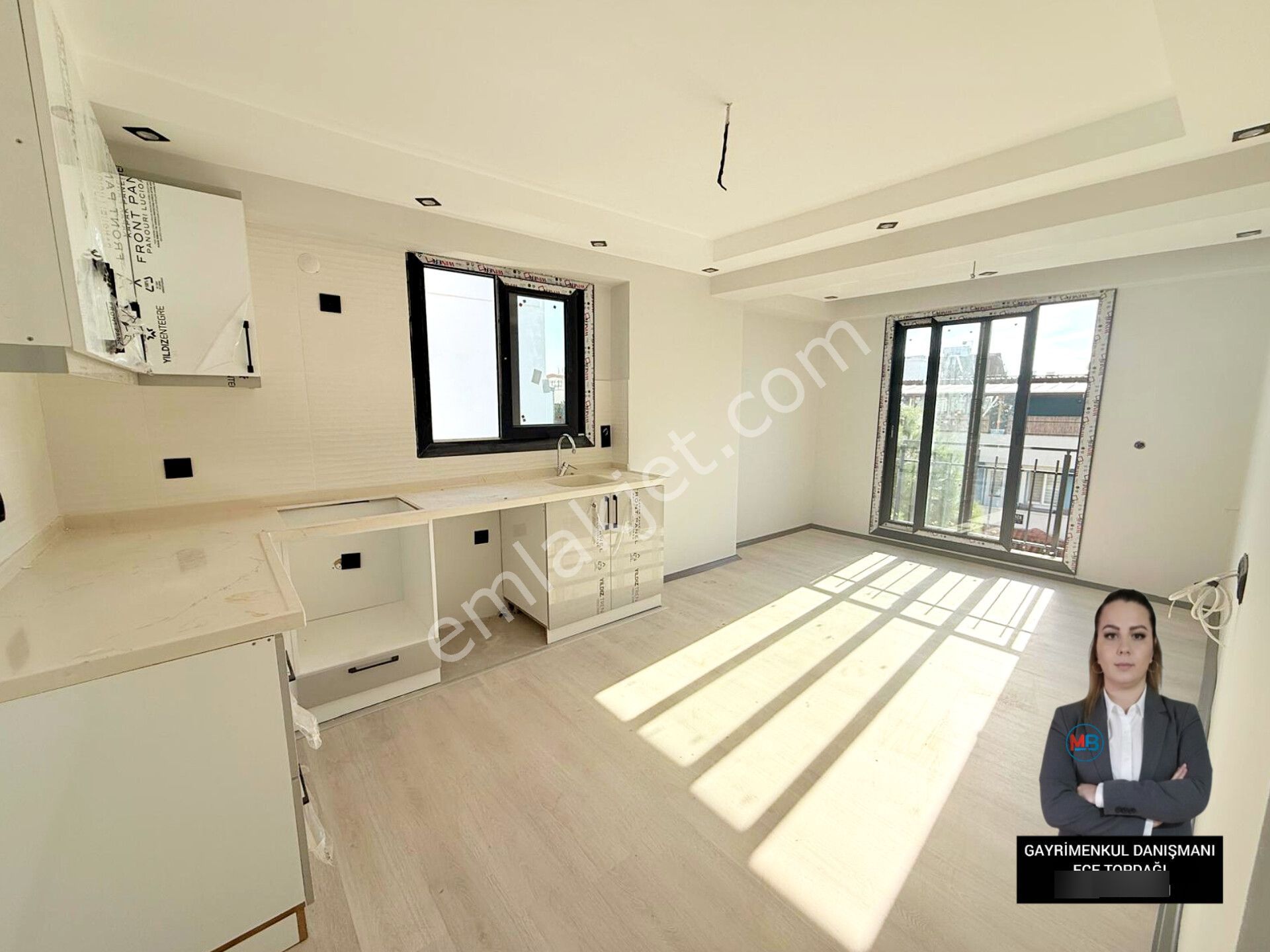 Didim'de Satılık 2+1 Sıfır Orta Kat Ön Cephe Çarşıya Yakın Konumda Daire ! - Görsel 14