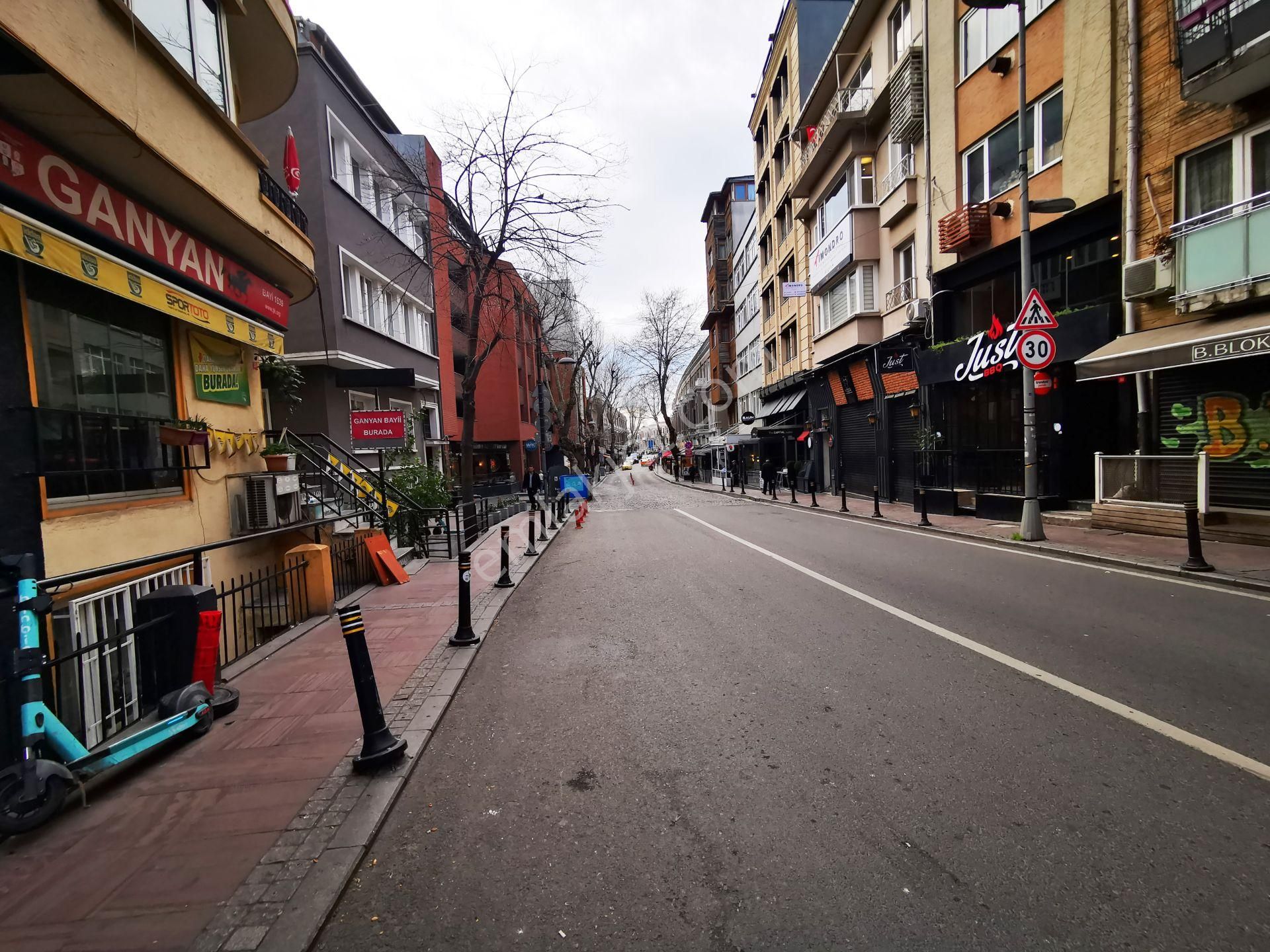 Beşiktaş Akaretler Yakınında 90m2 Kiracılı Masrafsız Satılık 2+1 - Görsel 34