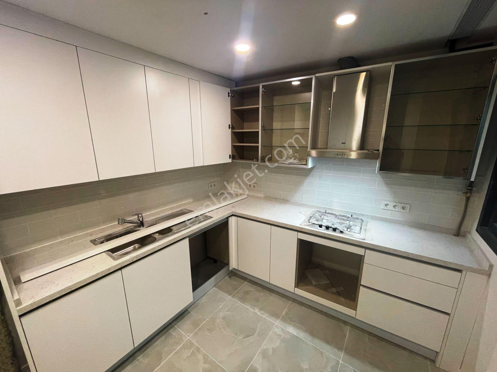 Caddebostan Sahile 100 Metre Sıfır 2 Banyolu 125m2 Satılık 3+1 - Görsel 22