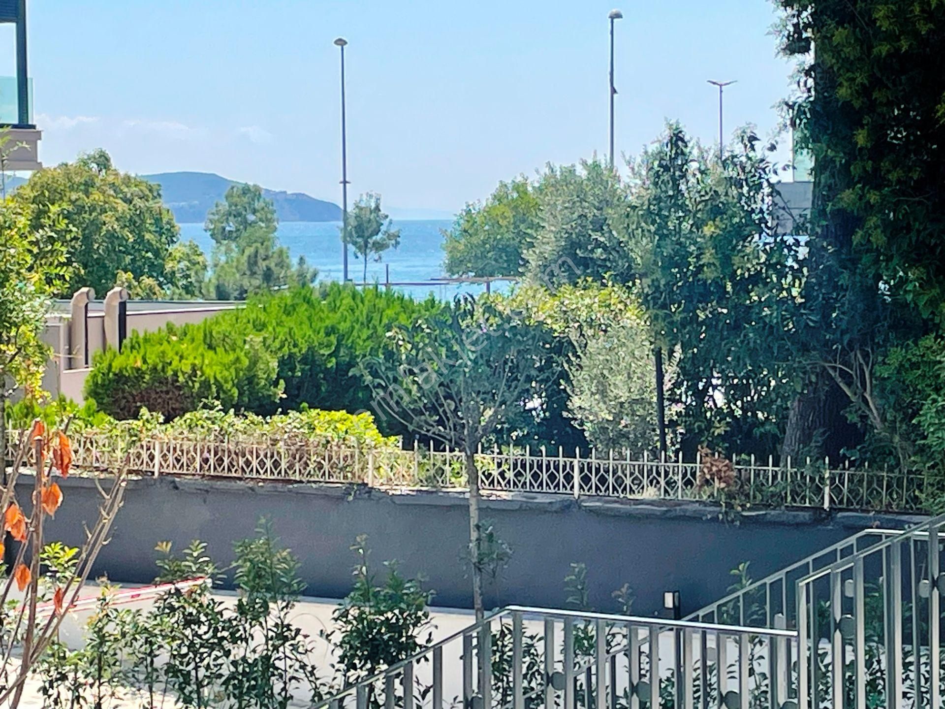 Caddebostan Sahile 100 Metre Sıfır 2 Banyolu 125m2 Satılık 3+1