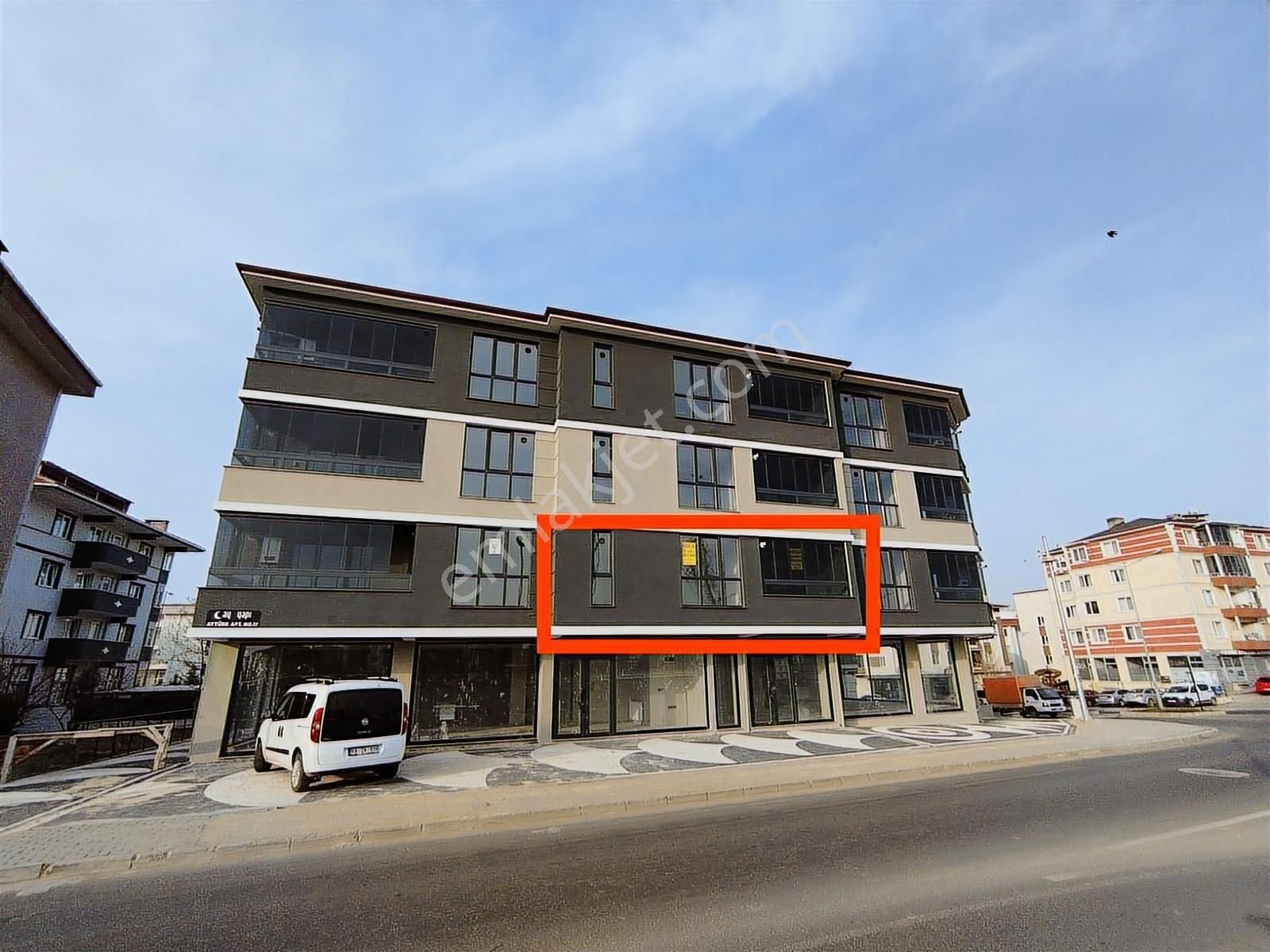 Nusratiye Mah.vega Hast.ark. 1+1 Cadde Cepheli Kiralık Daire