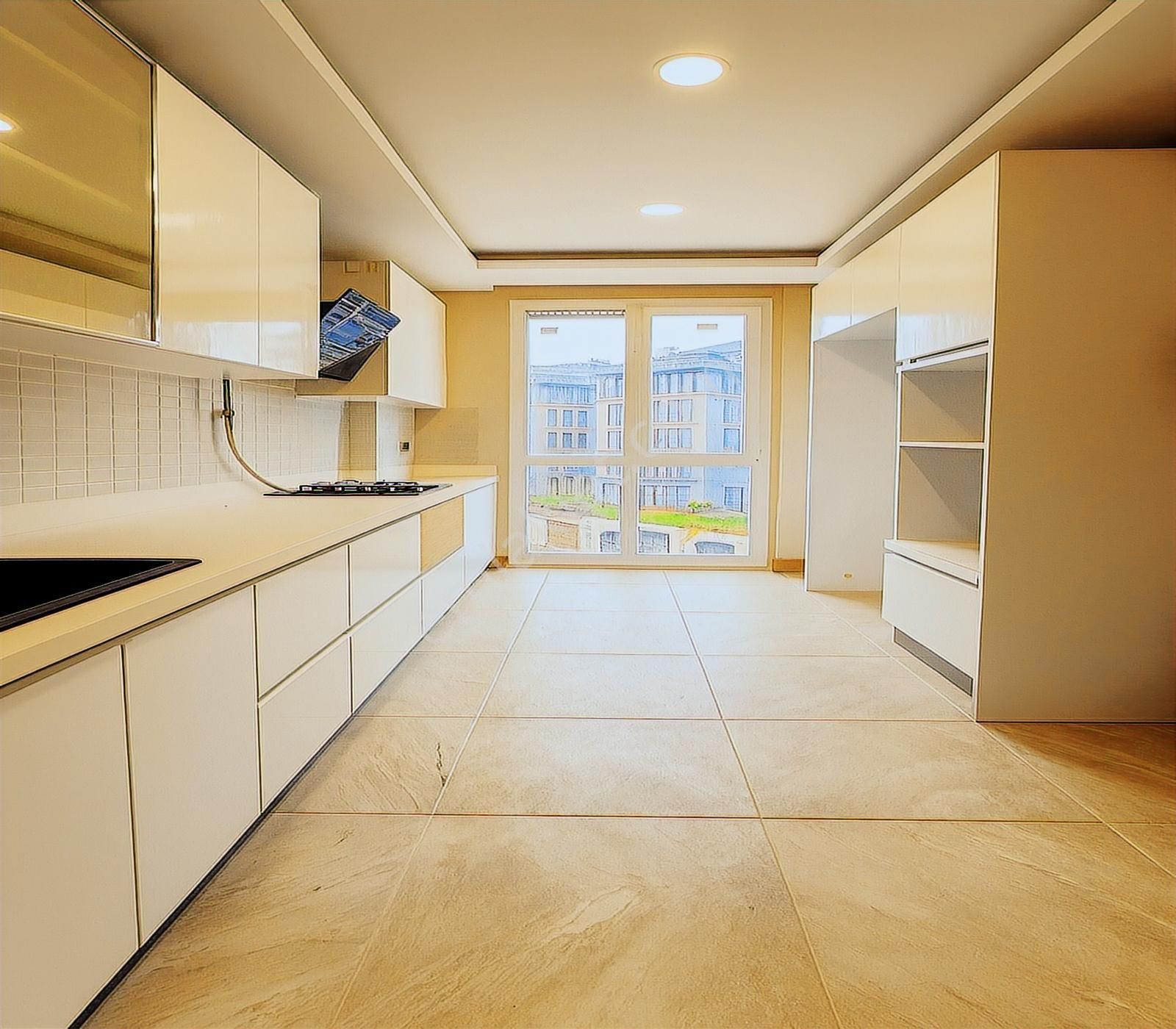 Lıve Yapıdan Beylikdüzü Marinada Deniz Manzaralı Site İçidubleks - Görsel 5