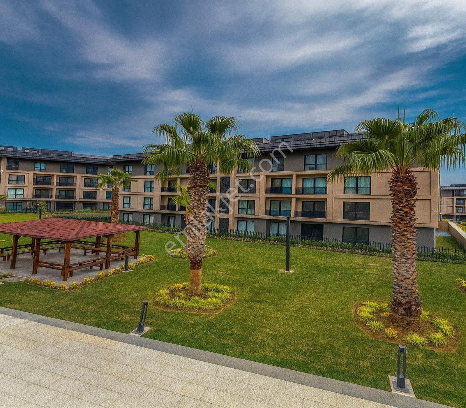 Lıve Yapıdan Beylikdüzü Marinada Deniz Manzaralı Site İçidubleks