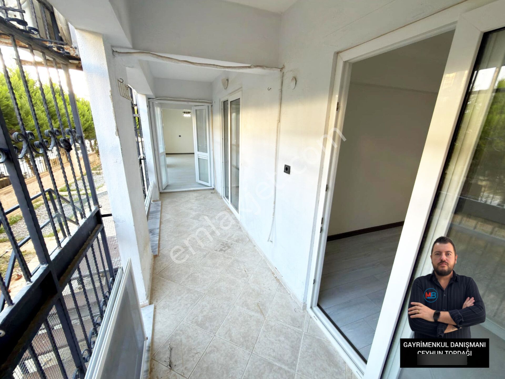 Didim Altınkum'da Satılık 2+1 Ayrı Mutfak Daire Havuzlu Ve Denize 150 Metre Mesafede ! - Görsel 17