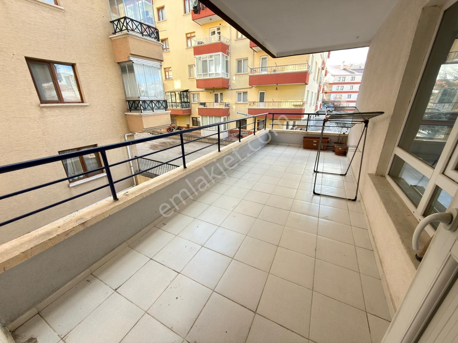 Ufuktepe Karakol Yakını Katta Teras Balkonlu 2+1 Kiralık Daire - Görsel 23