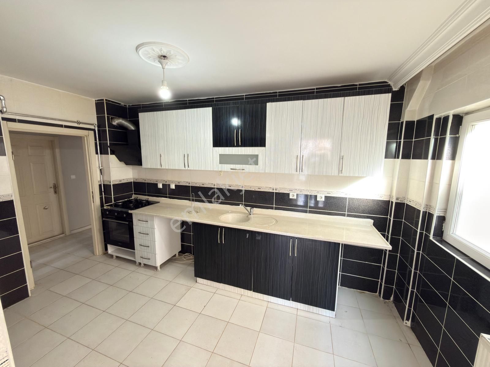 Ufuktepe Karakol Yakını Katta Teras Balkonlu 2+1 Kiralık Daire - Görsel 5