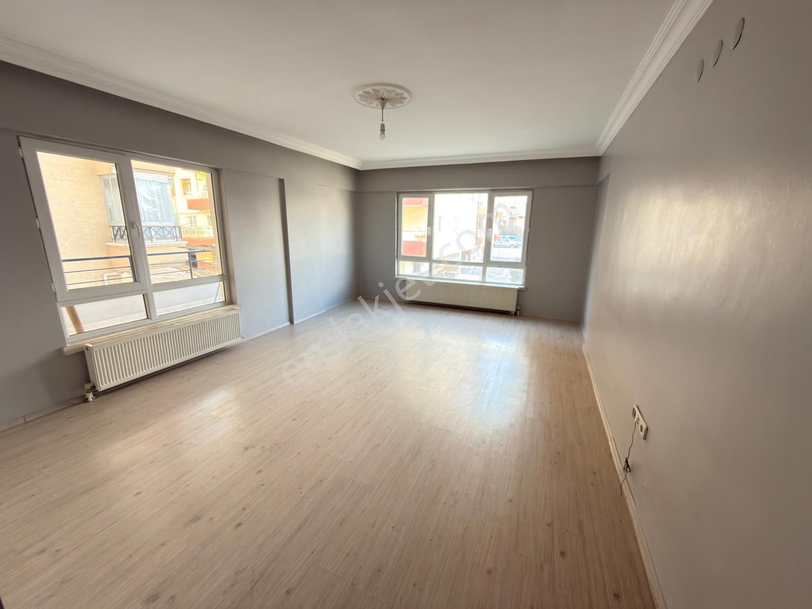 Ufuktepe Karakol Yakını Katta Teras Balkonlu 2+1 Kiralık Daire - Görsel 8