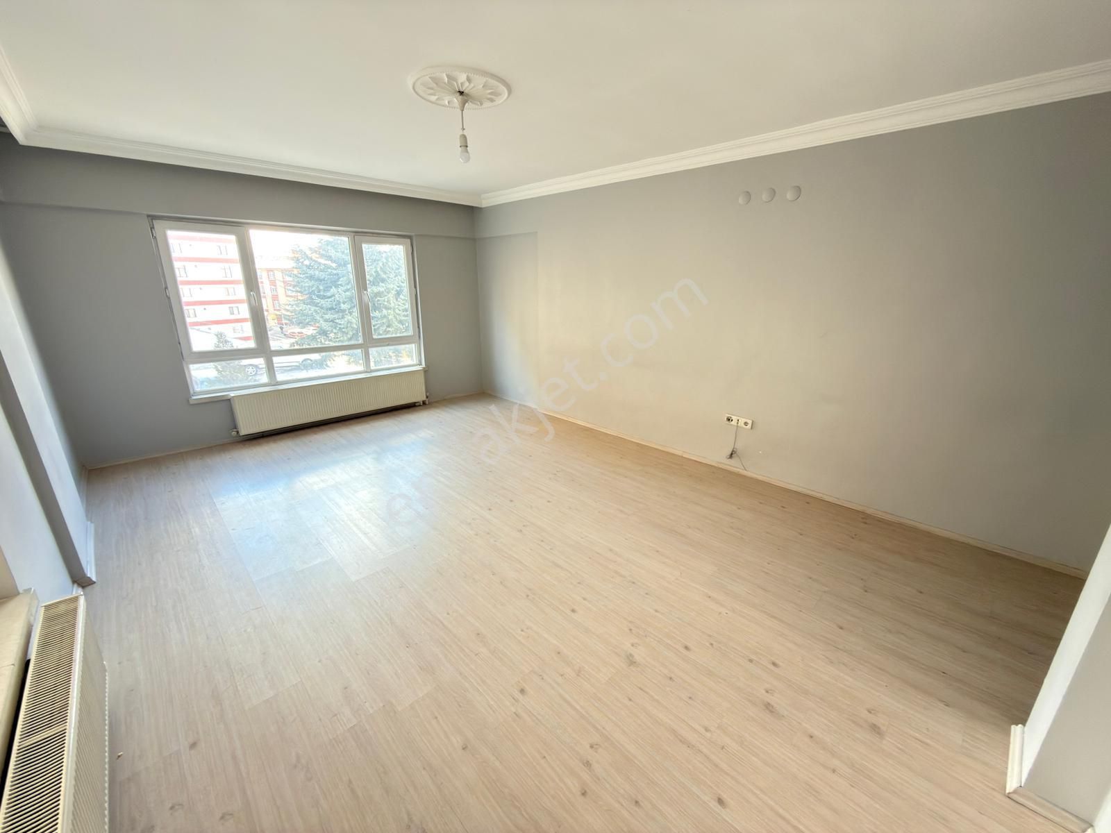 Ufuktepe Karakol Yakını Katta Teras Balkonlu 2+1 Kiralık Daire - Görsel 9