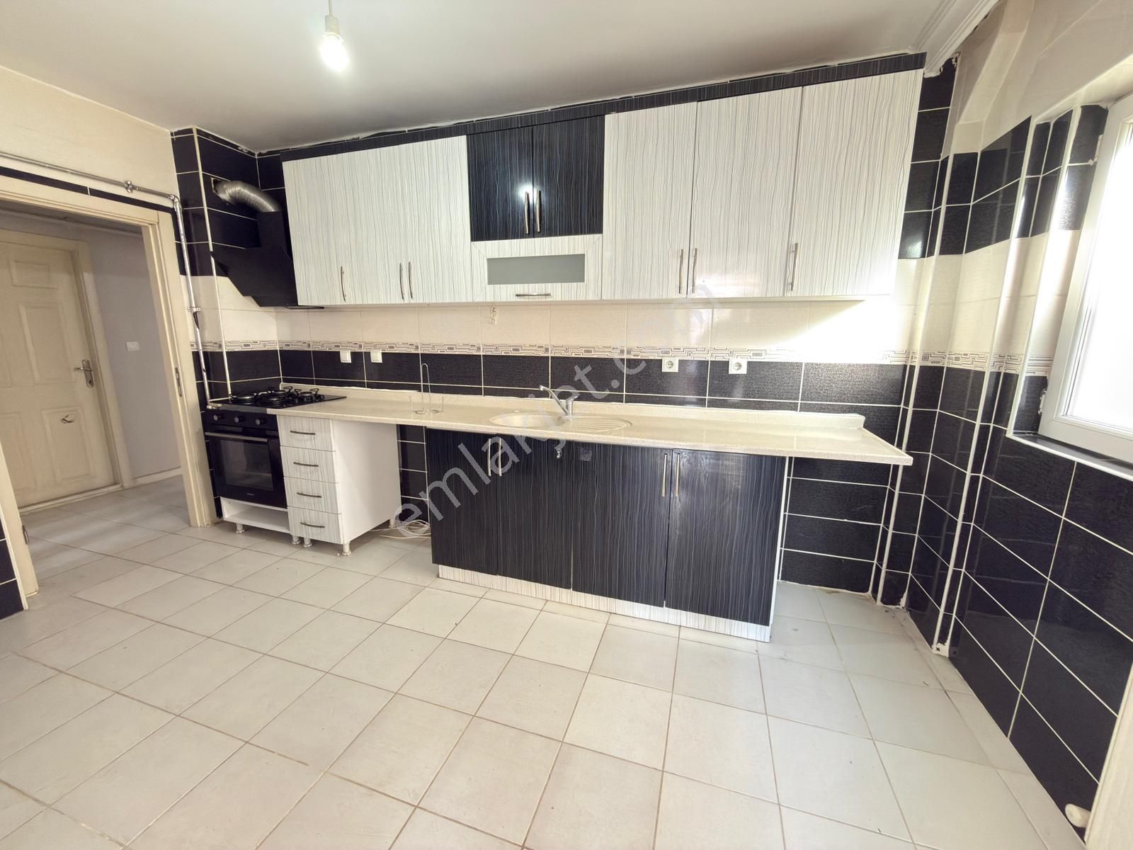 Ufuktepe Karakol Yakını Katta Teras Balkonlu 2+1 Kiralık Daire - Görsel 4