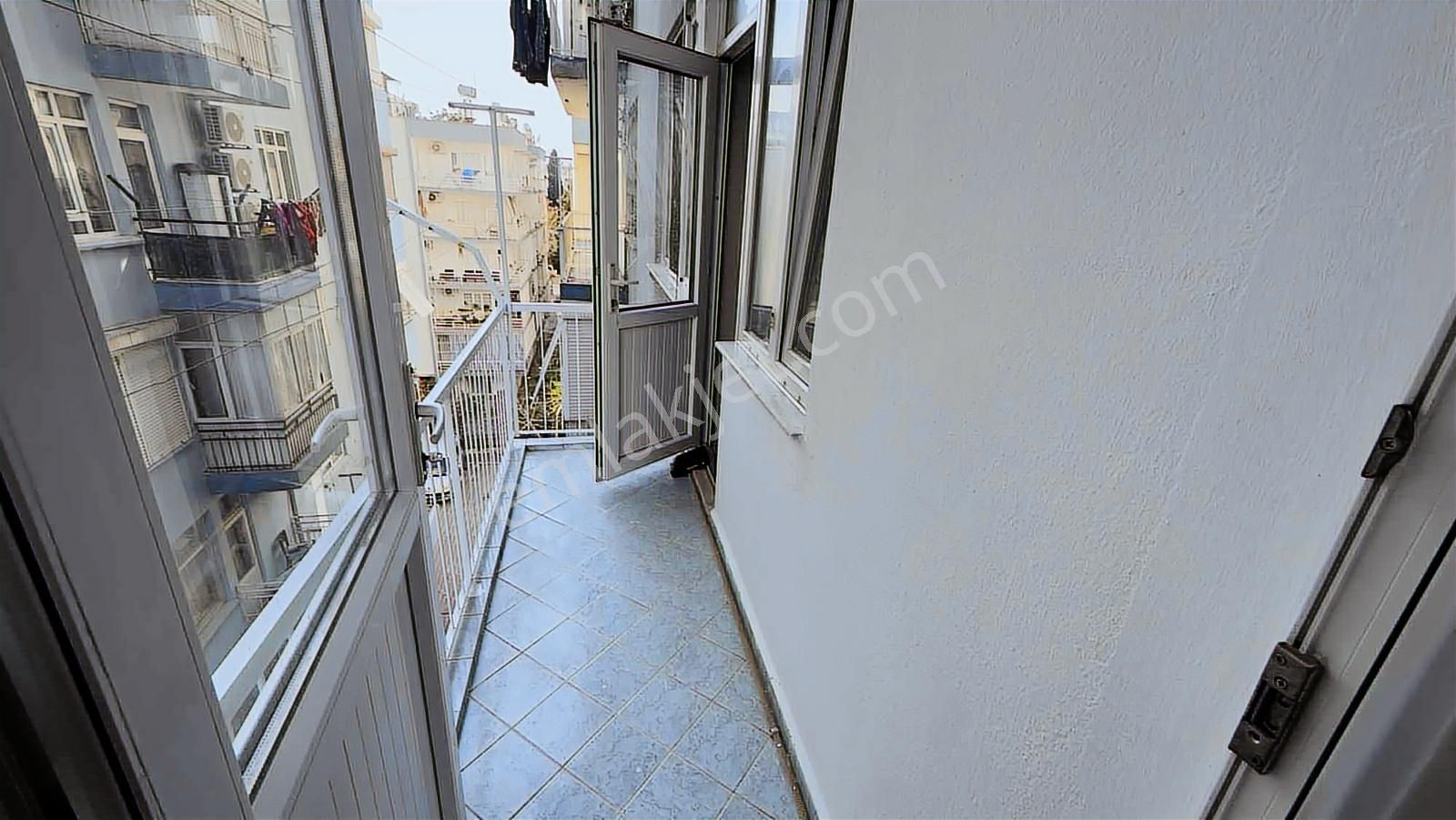 Merkezi Lokasyon 3+1 Temiz Daire - Görsel 11