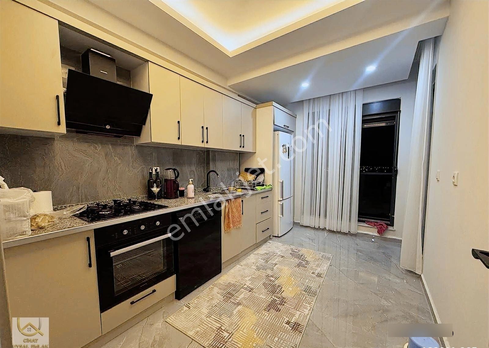 Fevzi Çakmak Mah. 2+1 Havuzlu Site İçi Asansörlü Katta Satılık