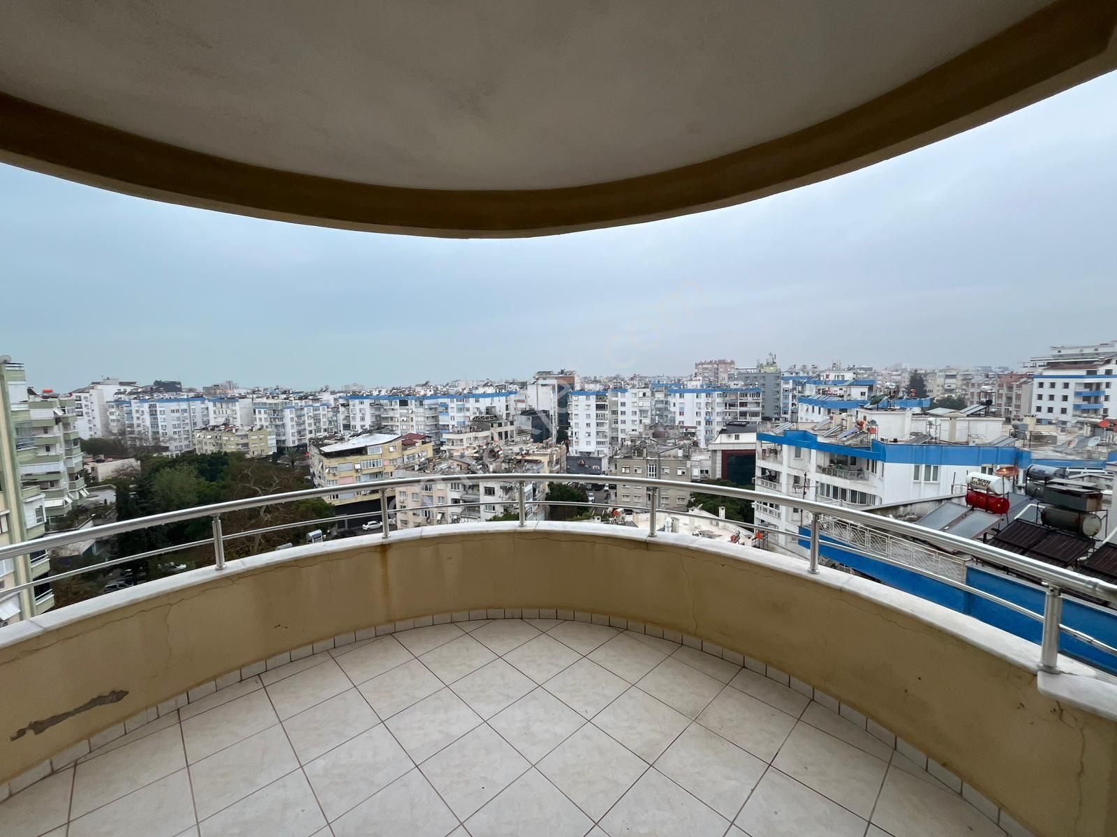 Antalya'nın Merkezinde Deniz Manzaralı Geniş Daire - Görsel 19