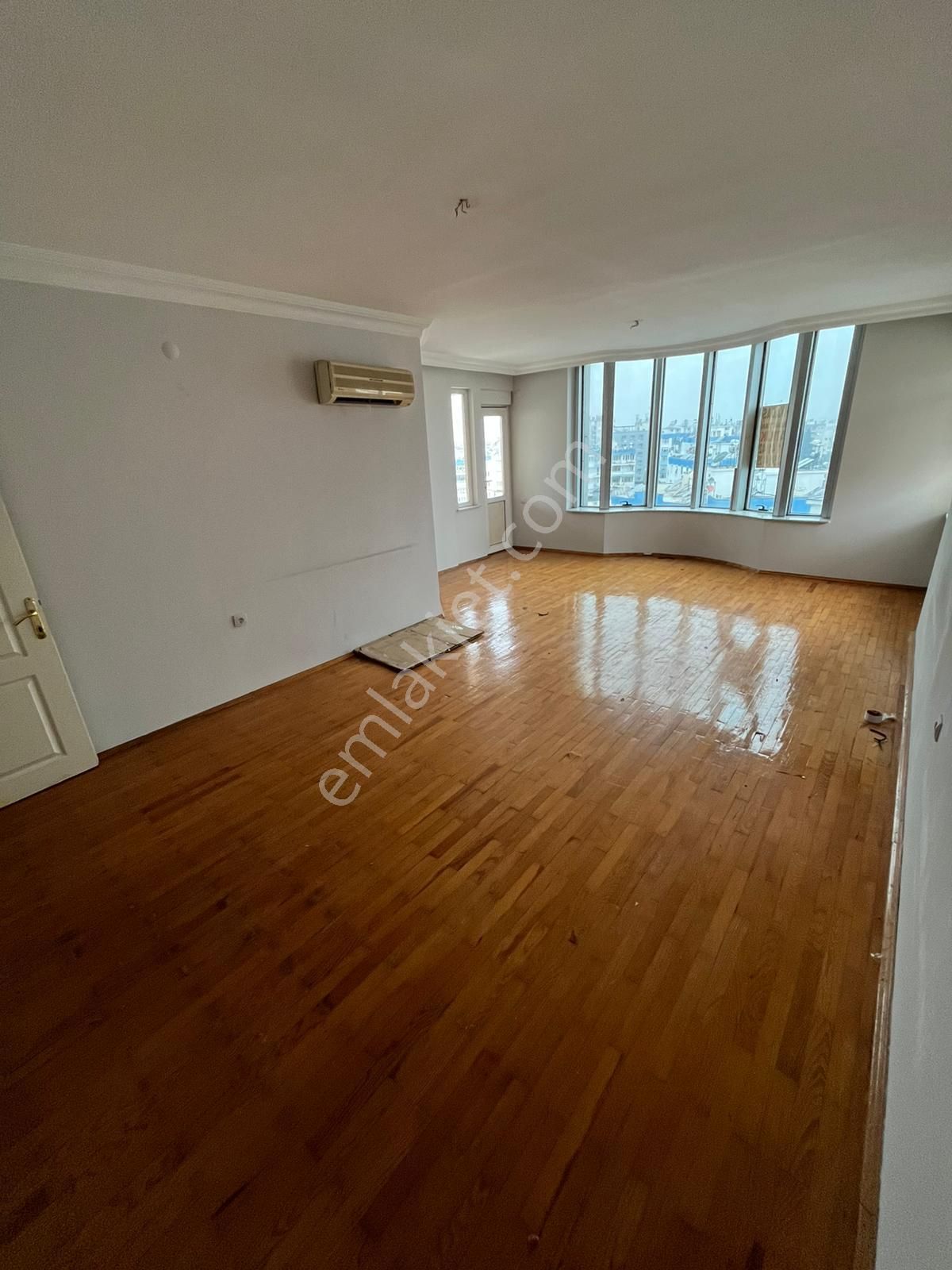 Antalya'nın Merkezinde Deniz Manzaralı Geniş Daire - Görsel 23