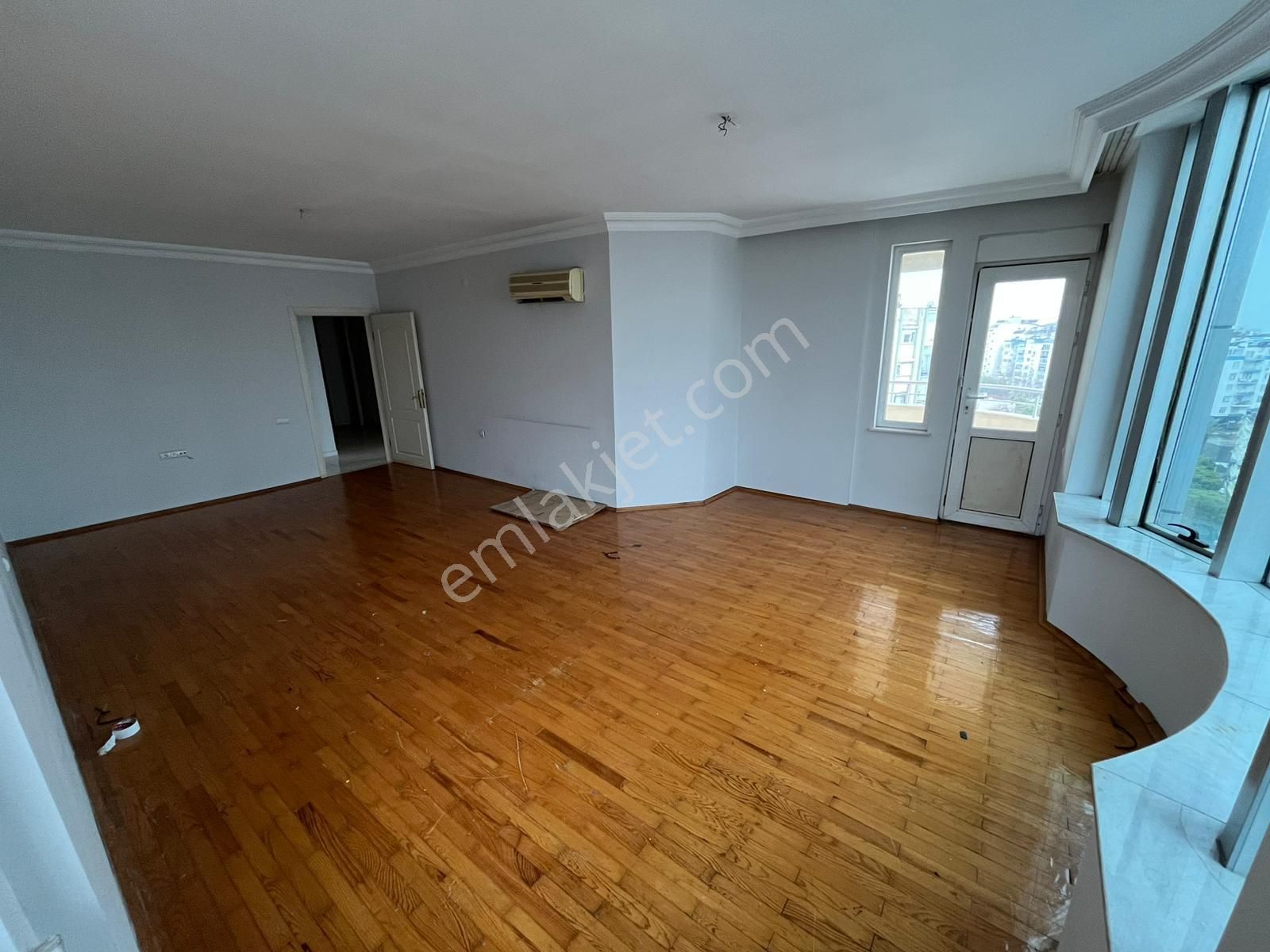 Antalya'nın Merkezinde Deniz Manzaralı Geniş Daire - Görsel 24