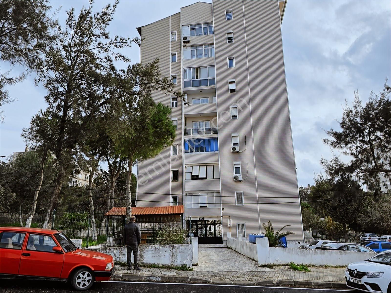Buca Karanfil Mah. Yedigöller Yanı Ara Kat 3+1 D.gazlı Kiralık