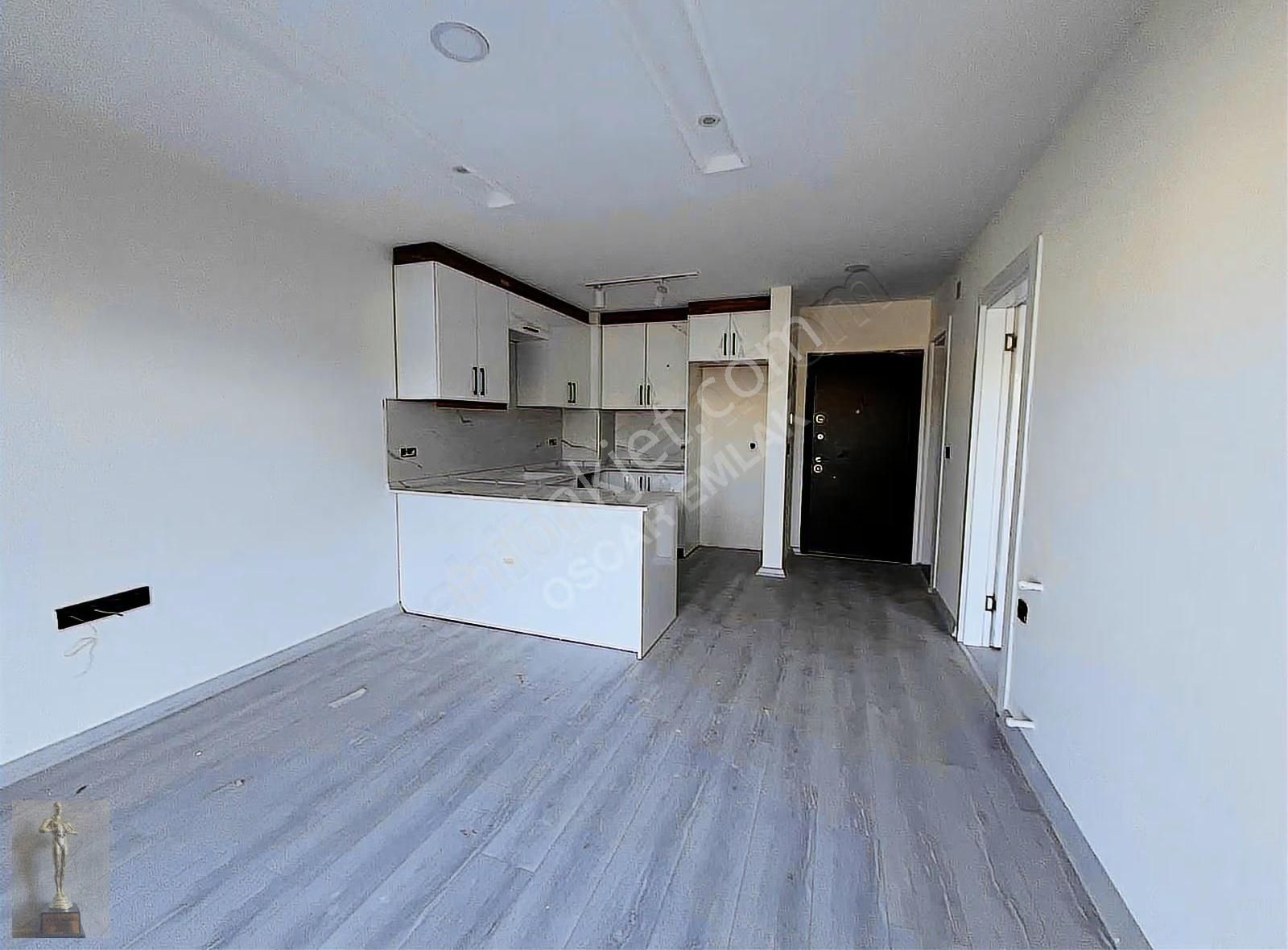 Kuşadası Merkezde Yeni Havuzlu 1+1 Daire