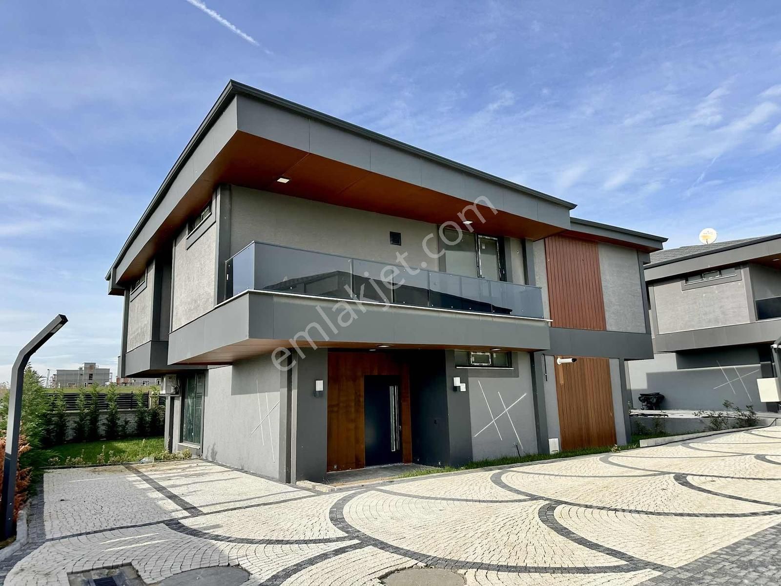 [kassel Yapı] Geniş Bahçeli & Havuzlu-site İçinde Fırsat Villa ! - Görsel 5