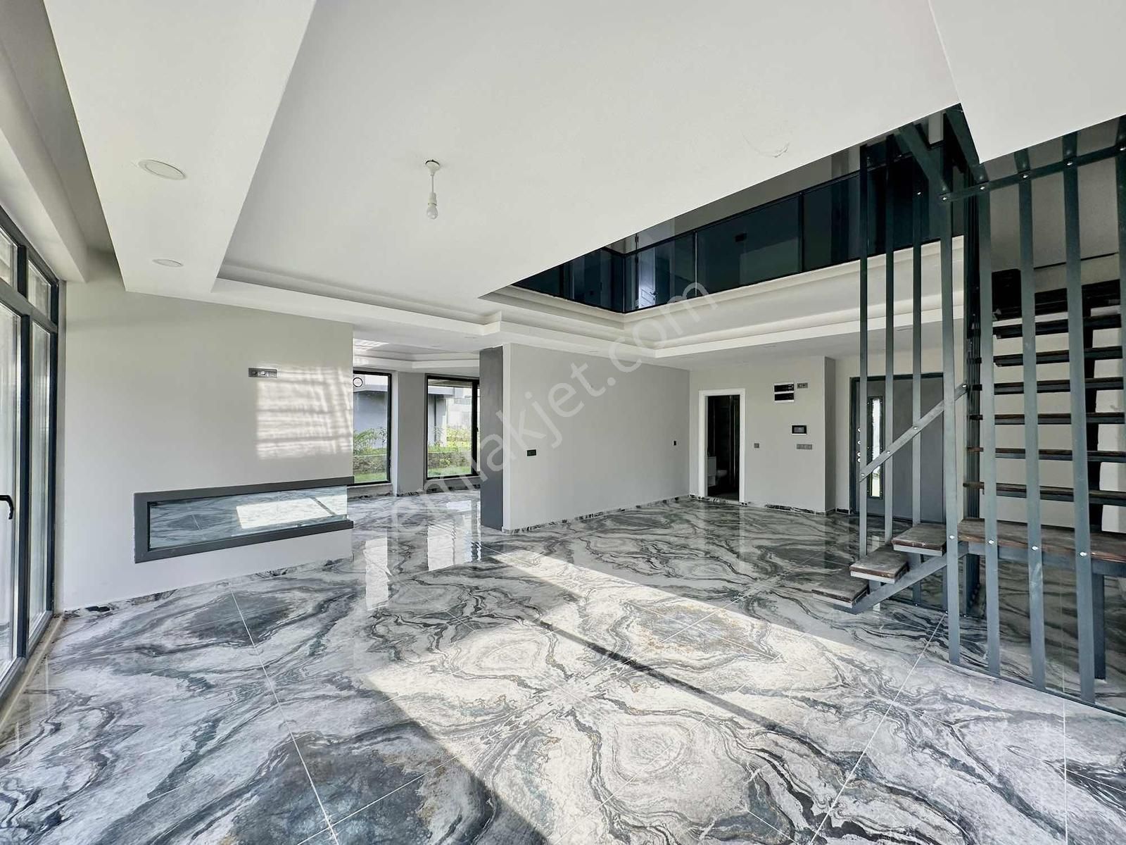 [kassel Yapı] Geniş Bahçeli & Havuzlu-site İçinde Fırsat Villa ! - Görsel 7