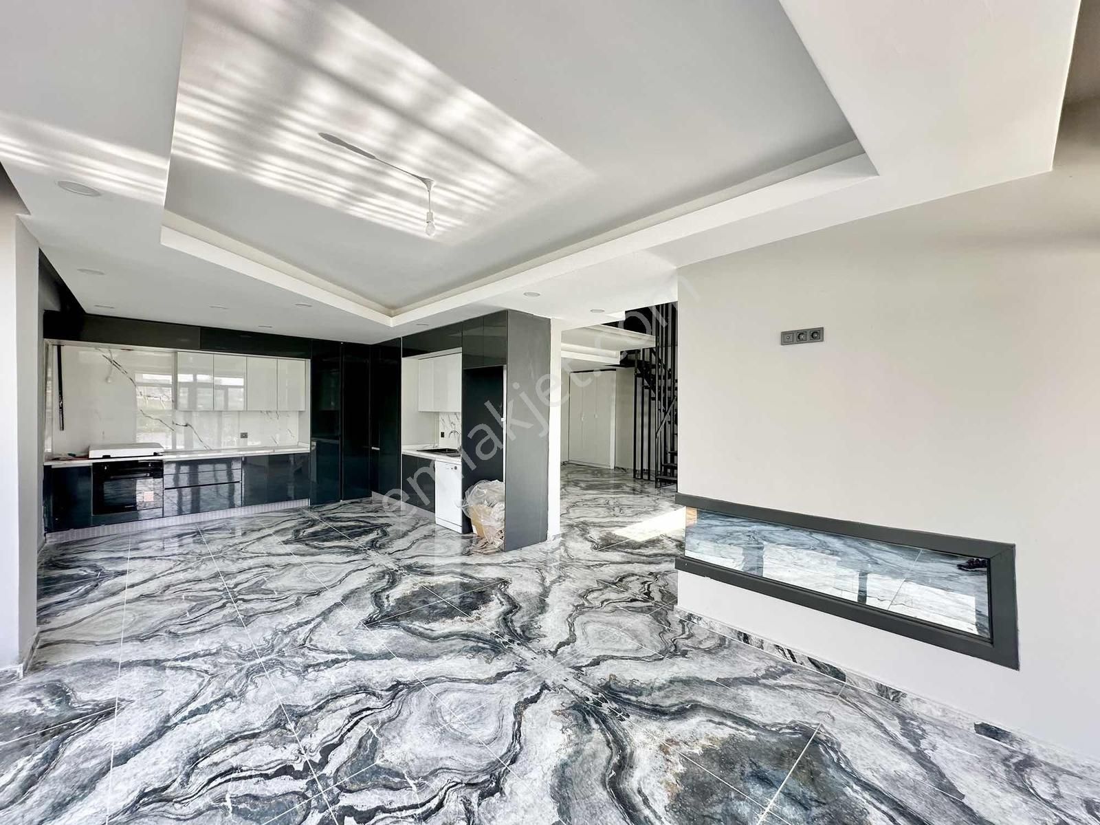 [kassel Yapı] Geniş Bahçeli & Havuzlu-site İçinde Fırsat Villa ! - Görsel 8