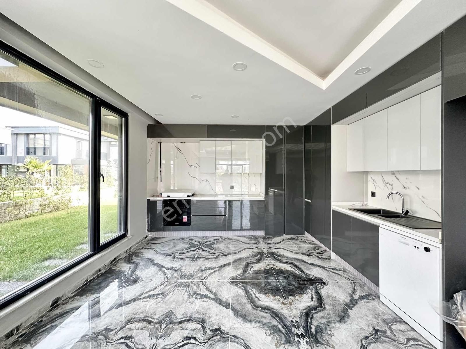 [kassel Yapı] Geniş Bahçeli & Havuzlu-site İçinde Fırsat Villa ! - Görsel 23