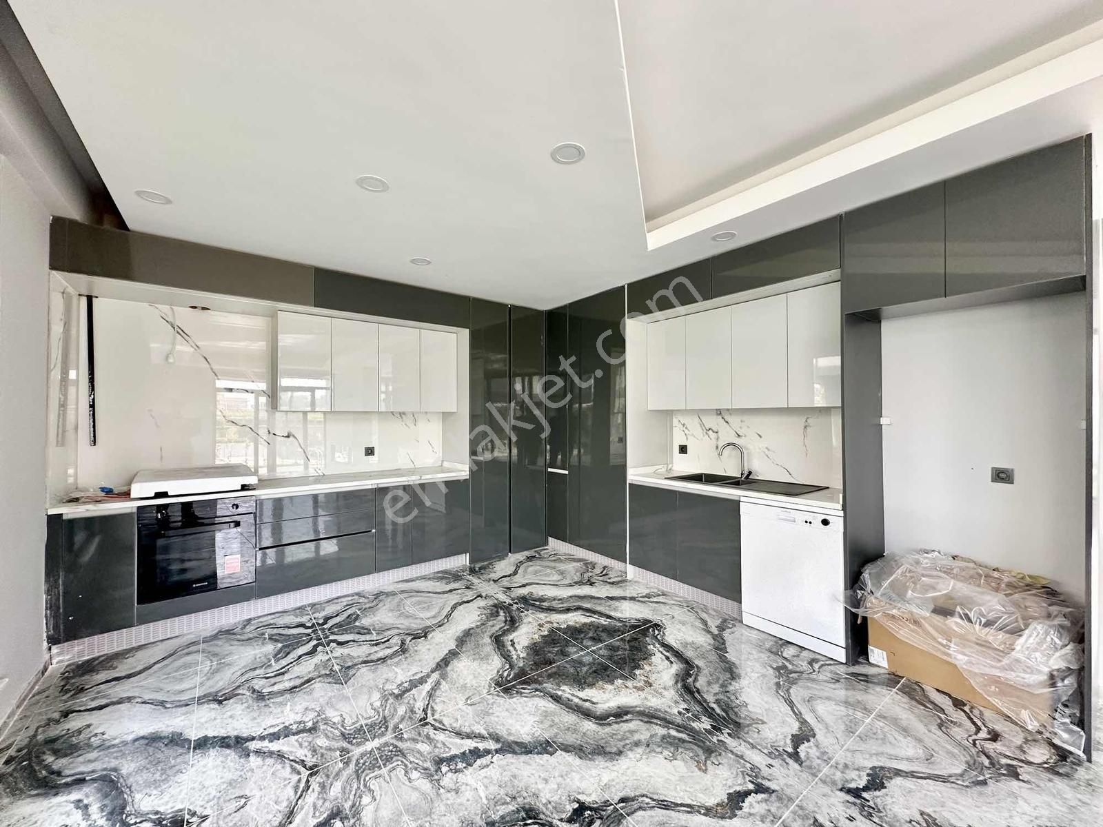 [kassel Yapı] Geniş Bahçeli & Havuzlu-site İçinde Fırsat Villa ! - Görsel 25