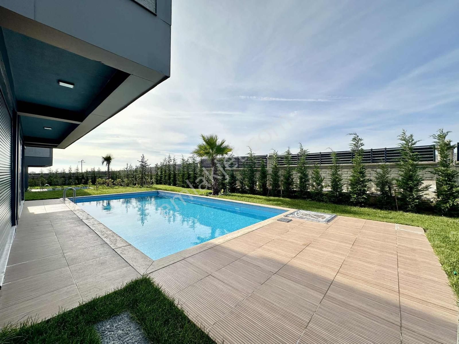 [kassel Yapı] Geniş Bahçeli & Havuzlu-site İçinde Fırsat Villa ! - Görsel 13