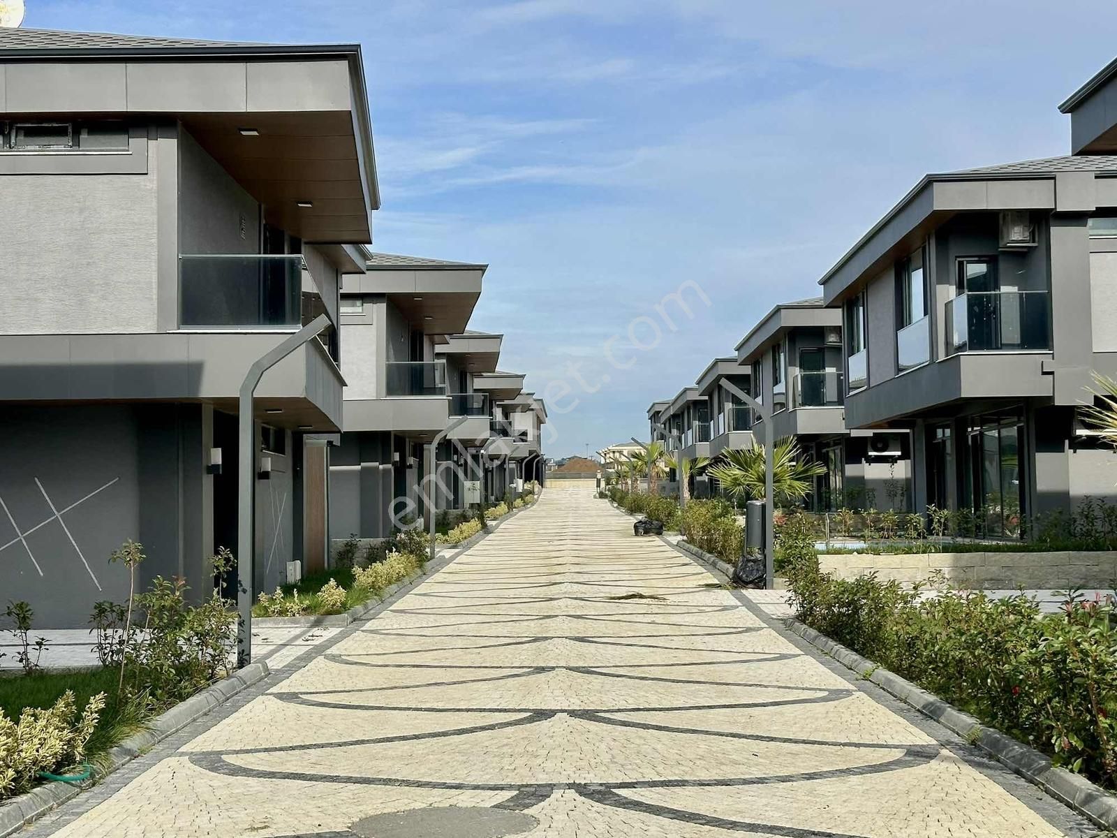 [kassel Yapı] Geniş Bahçeli & Havuzlu-site İçinde Fırsat Villa ! - Görsel 13