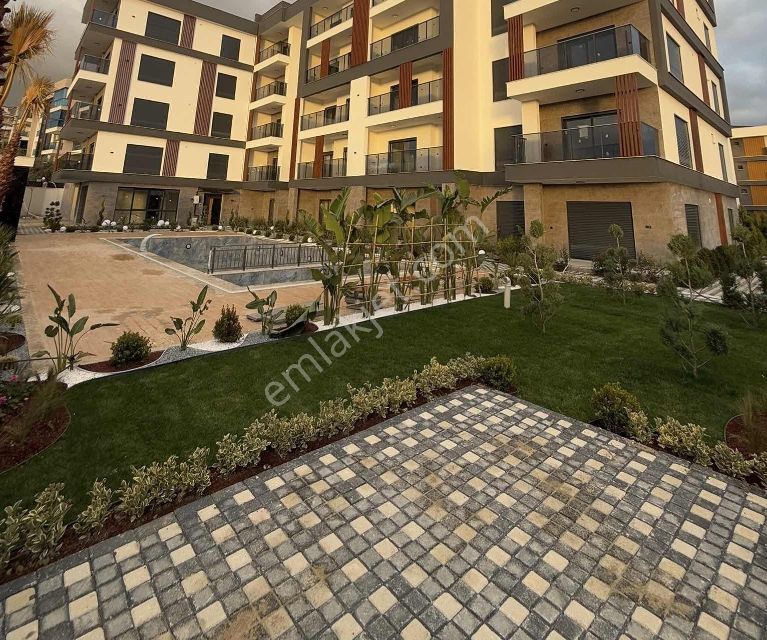 Kuşadası Merkezde 2+1 Satılık Lüks Daire - Görsel 8