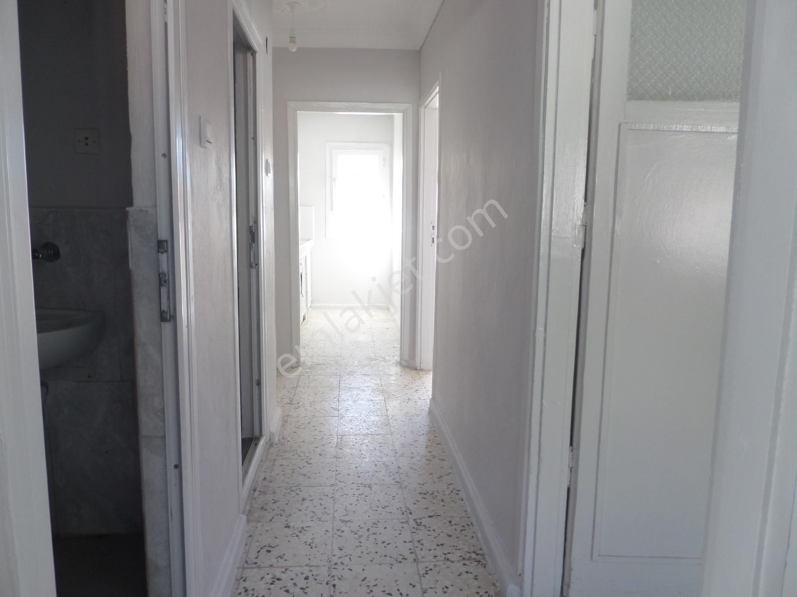 Belediye Evlerinde Bakımlı Temiz Daire - Görsel 2