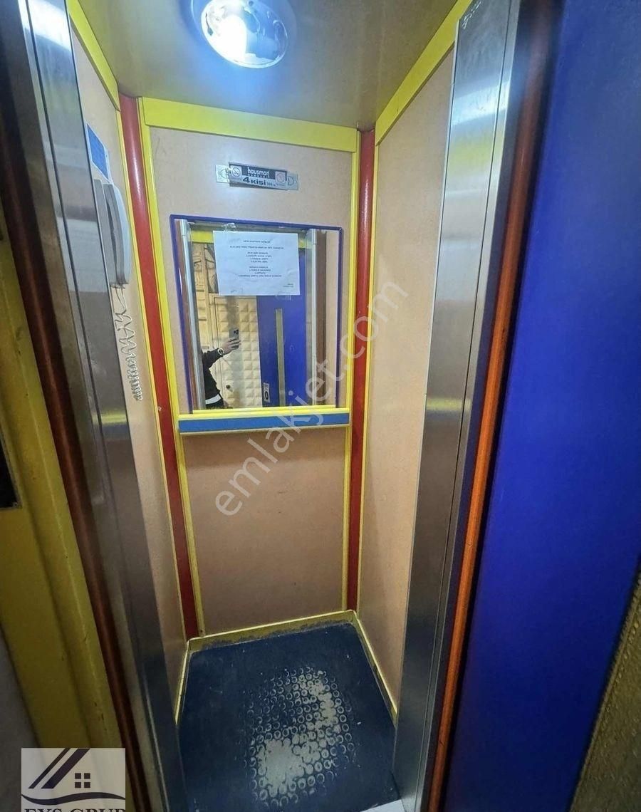 Ata Caddesinde Metro Yakını 3+1 Lüks Tadilatlı Asansörlü Satılık - Görsel 27