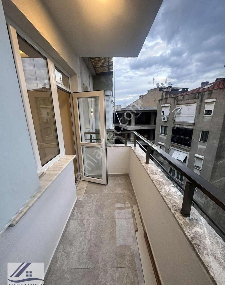 Ata Caddesinde Metro Yakını 3+1 Lüks Tadilatlı Asansörlü Satılık - Görsel 15