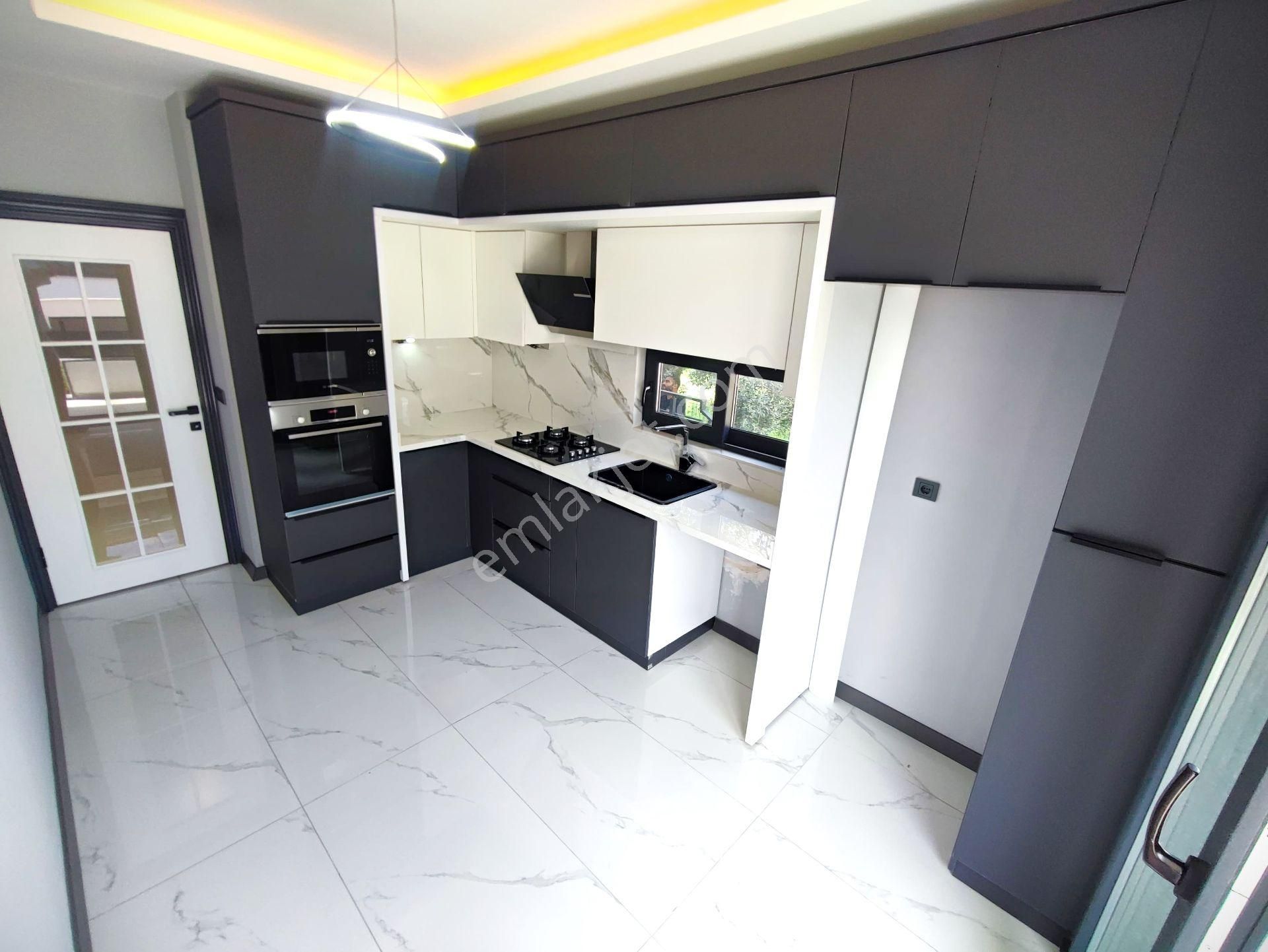 🔴aygül'den🔴edremit Zeytinli'de Sıfır Giyinme Odalı Körfez Manzaralı Teraslı Lüks 6+1 Satılık Villa - Görsel 5